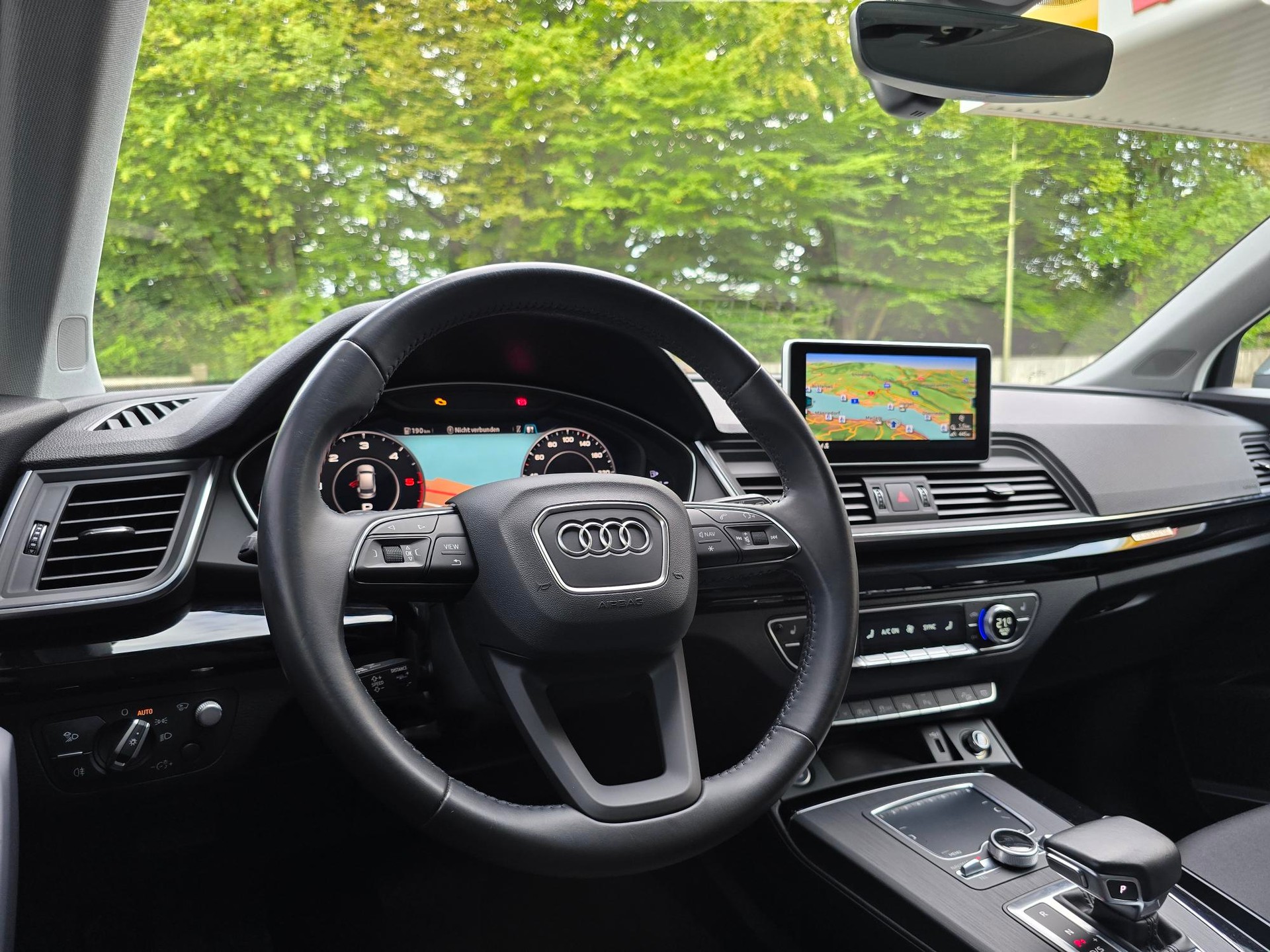 AUDI Q5 40 TDI quattro S-tronic-image-6