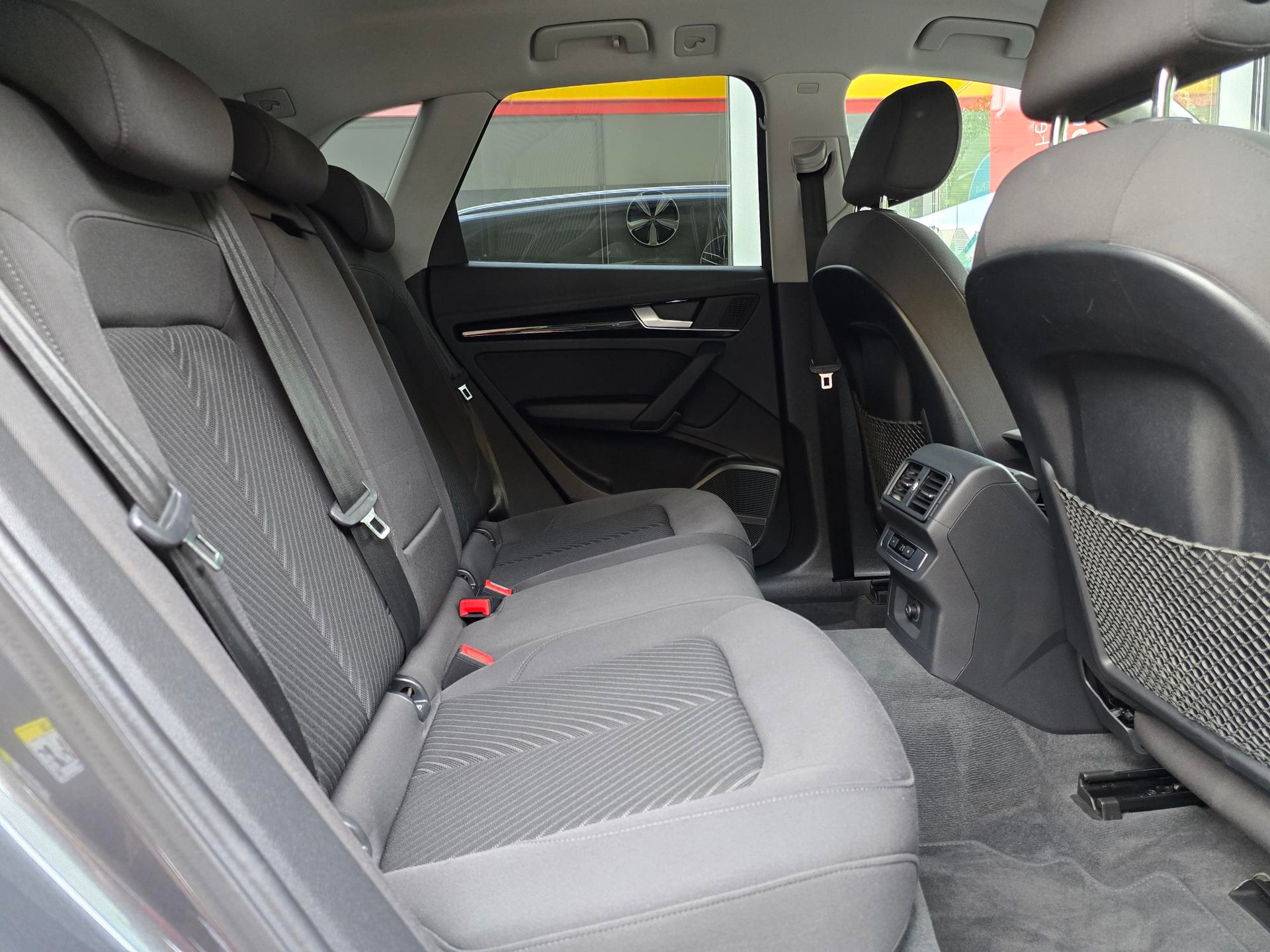 AUDI Q5 40 TDI quattro S-tronic-image-8