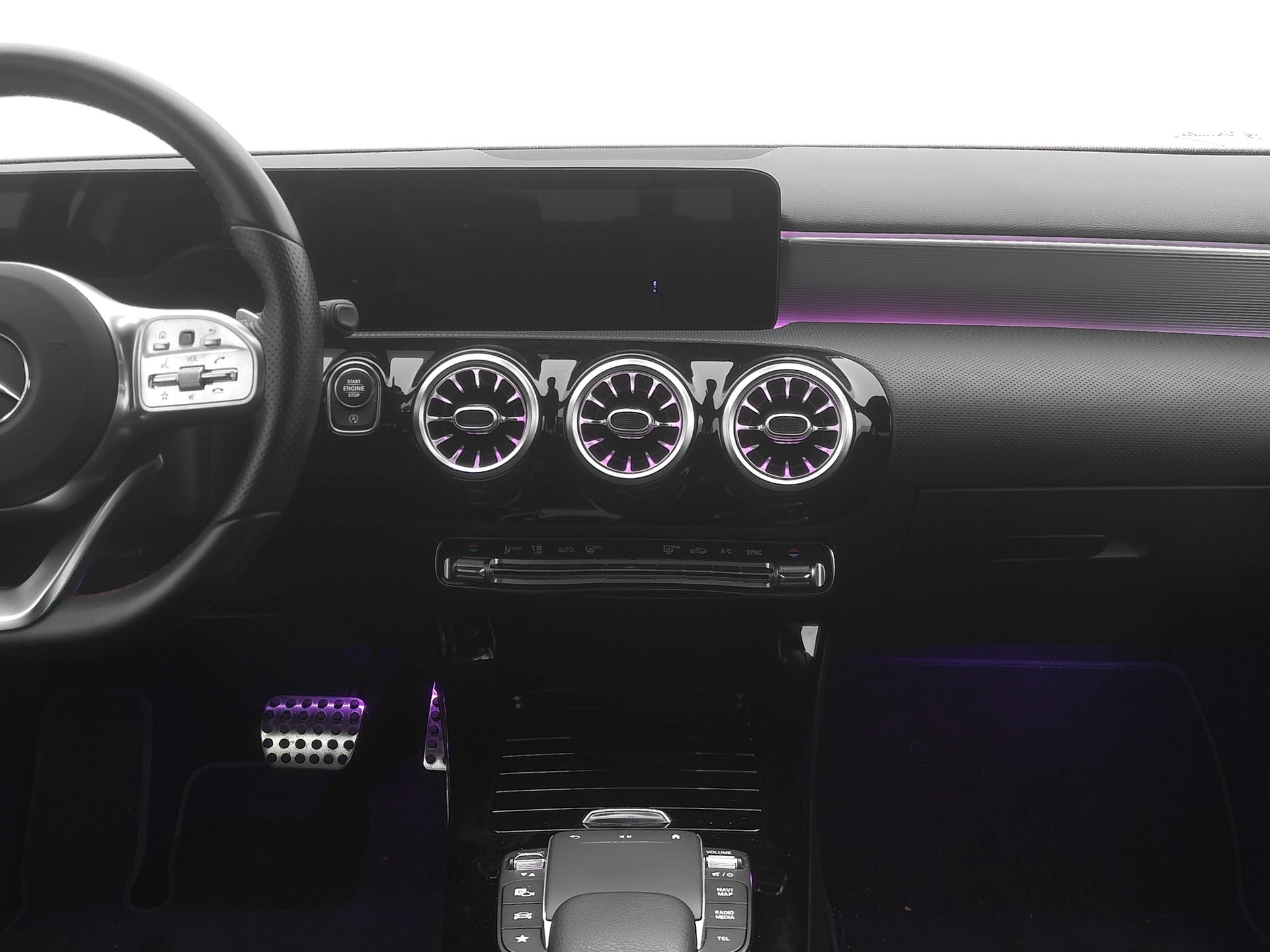 MERCEDES-BENZ A 180 AMG Line 7G-DCT-image-7