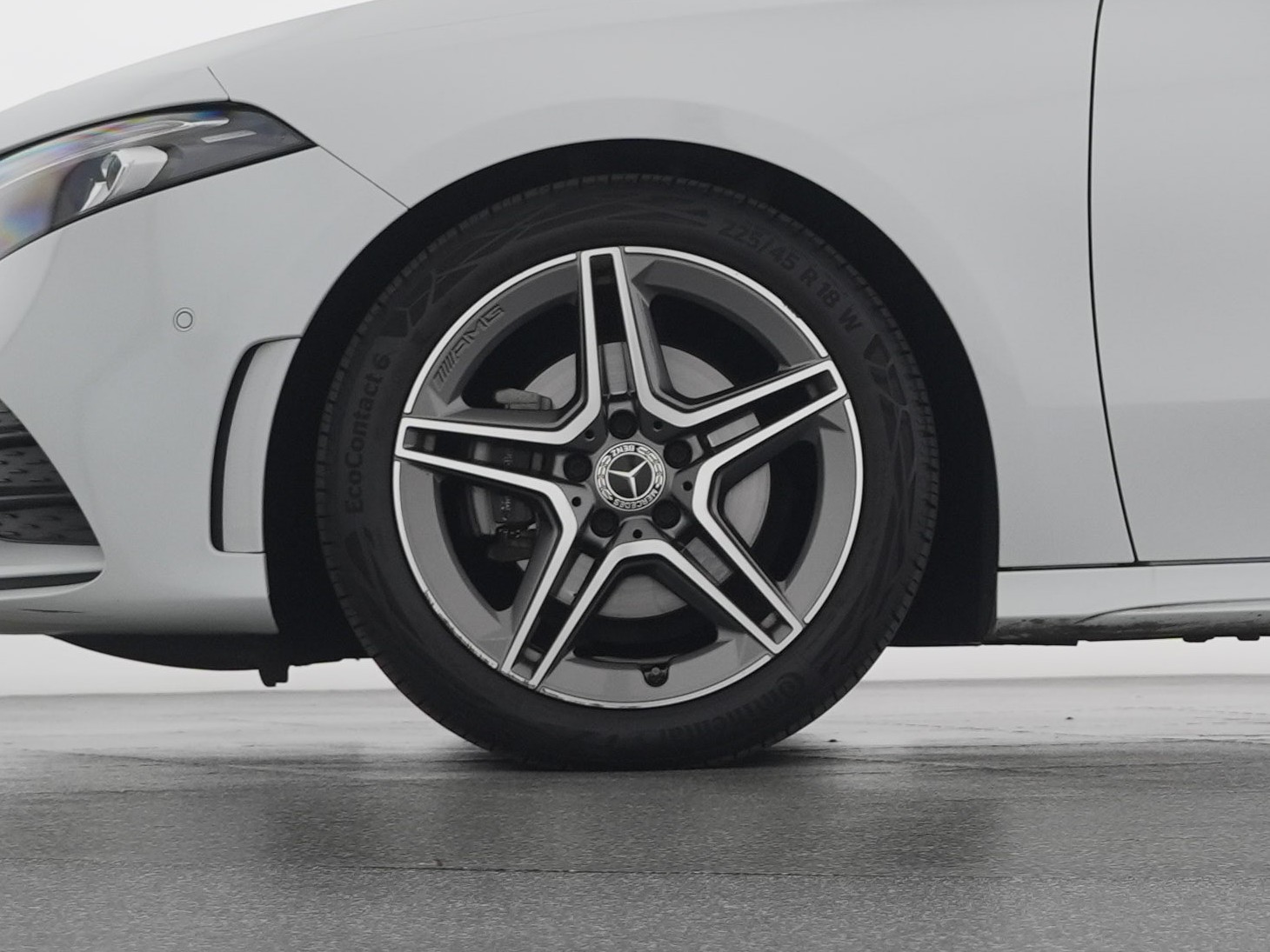 MERCEDES-BENZ A 180 AMG Line 7G-DCT-image-2