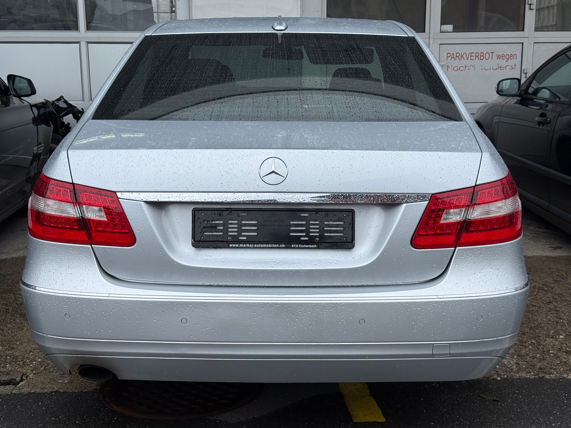 MERCEDES-BENZ E 250 CGI BlueEfficiency Avantgarde Automatic-image-3