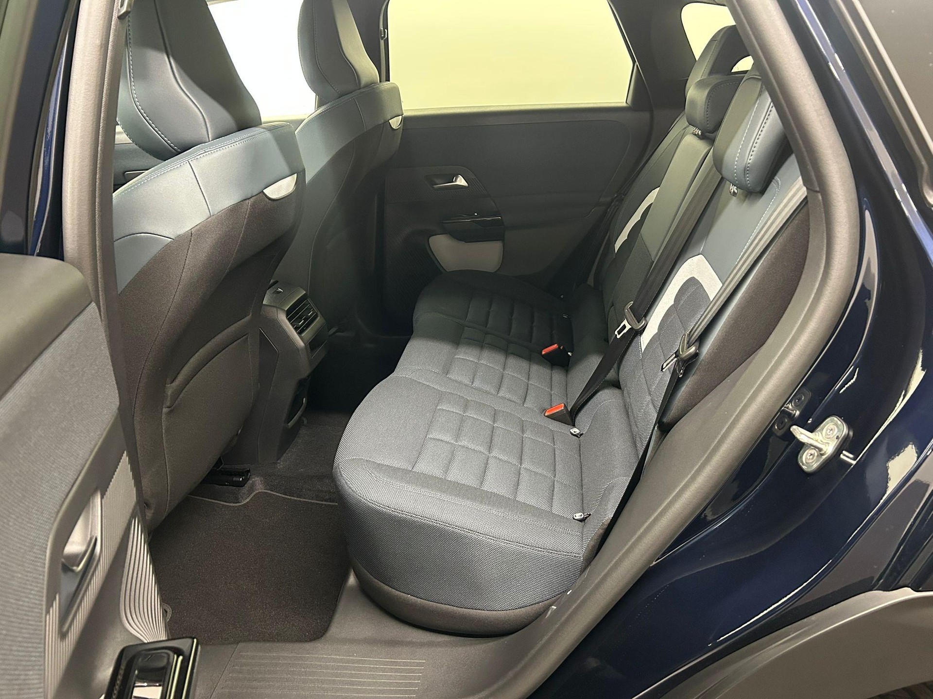 CITROEN C5 Aircross 1.2 Hybrid Plus-image-5