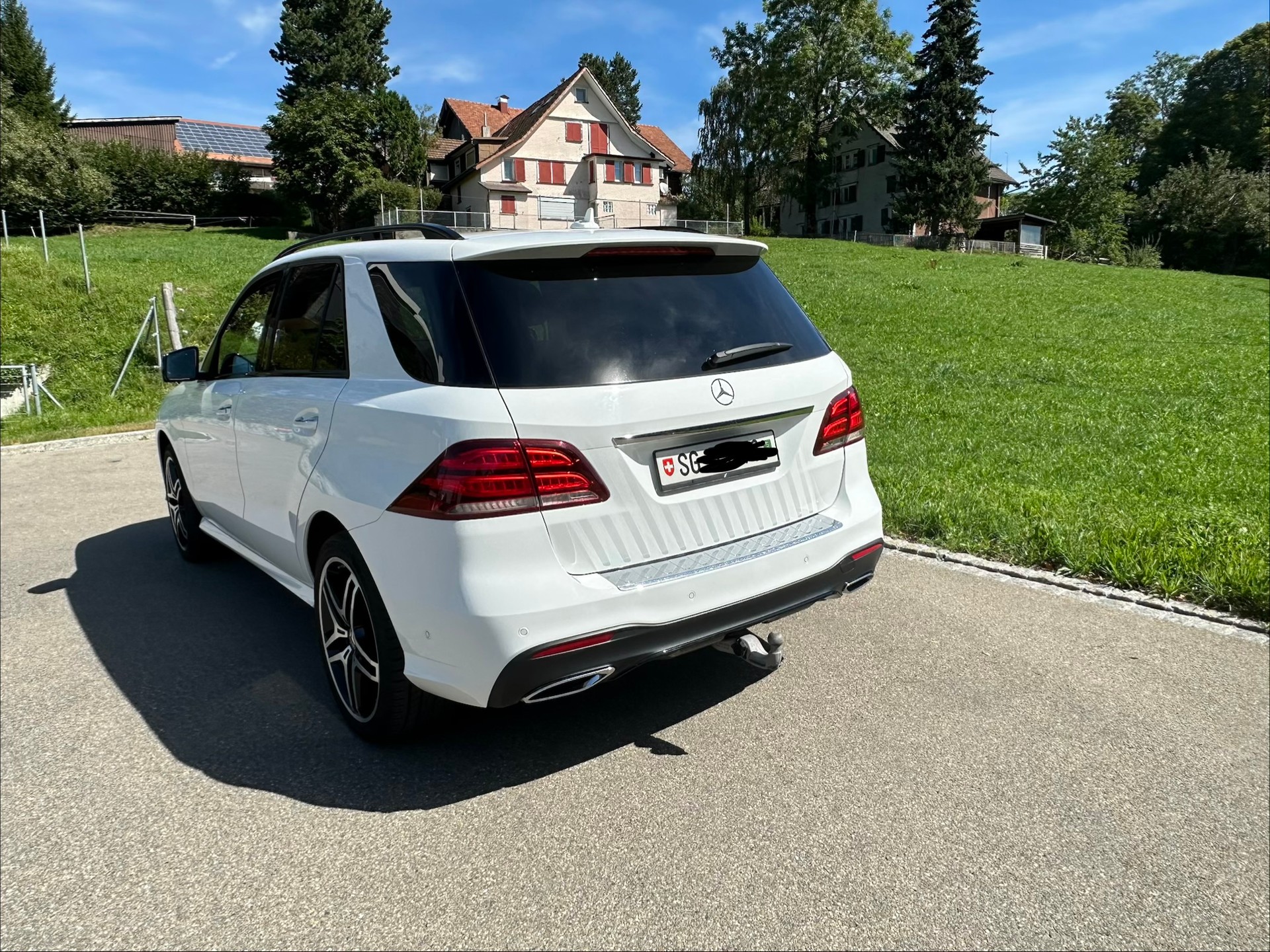 MERCEDES-BENZ GLE 350 d-image-4