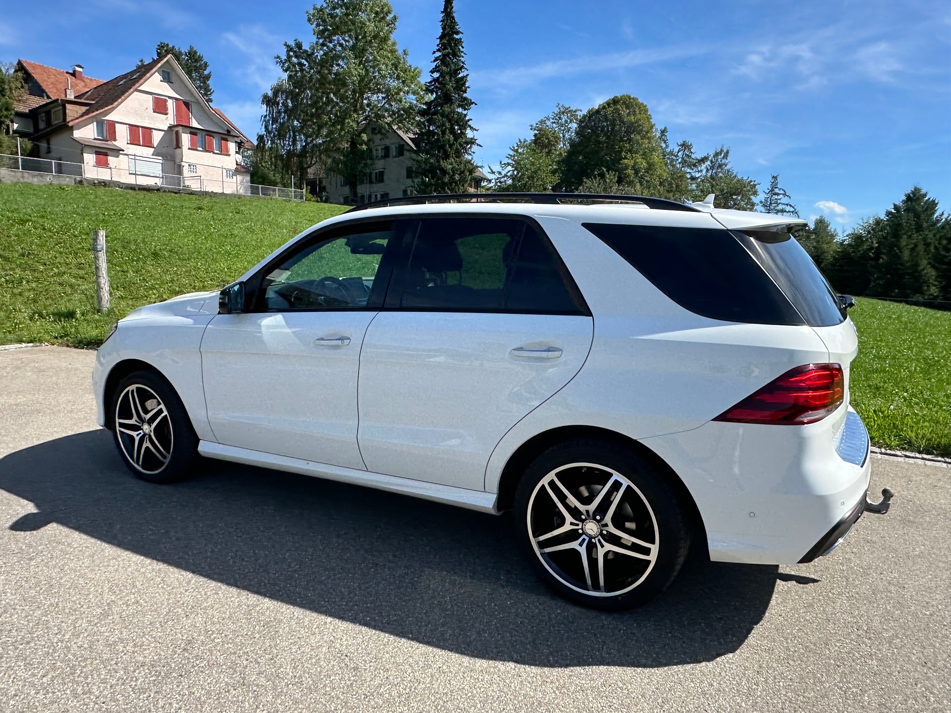 MERCEDES-BENZ GLE 350 d-image-2