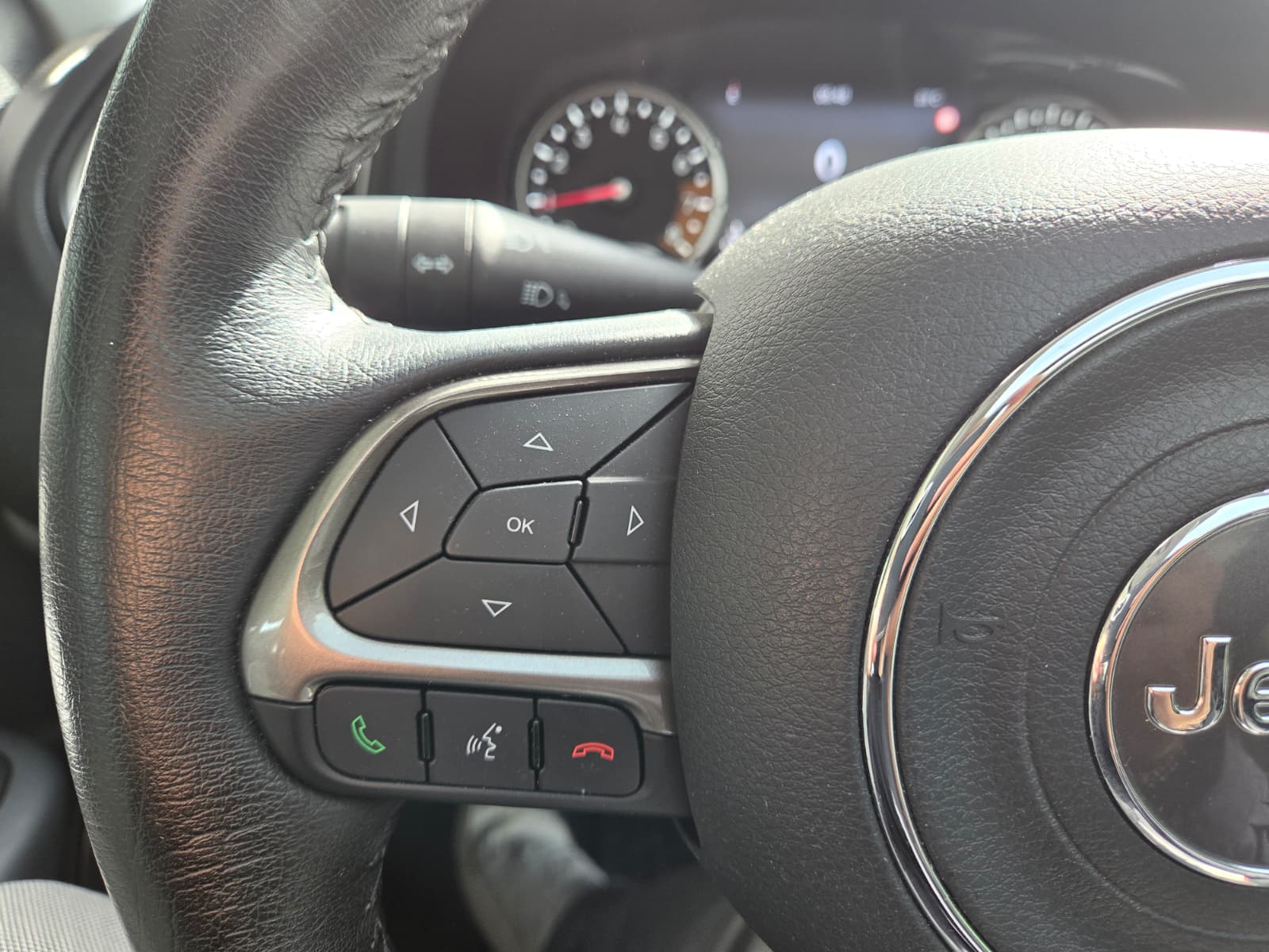JEEP Renegade 1.3 GSE Turbo Limited-image-8