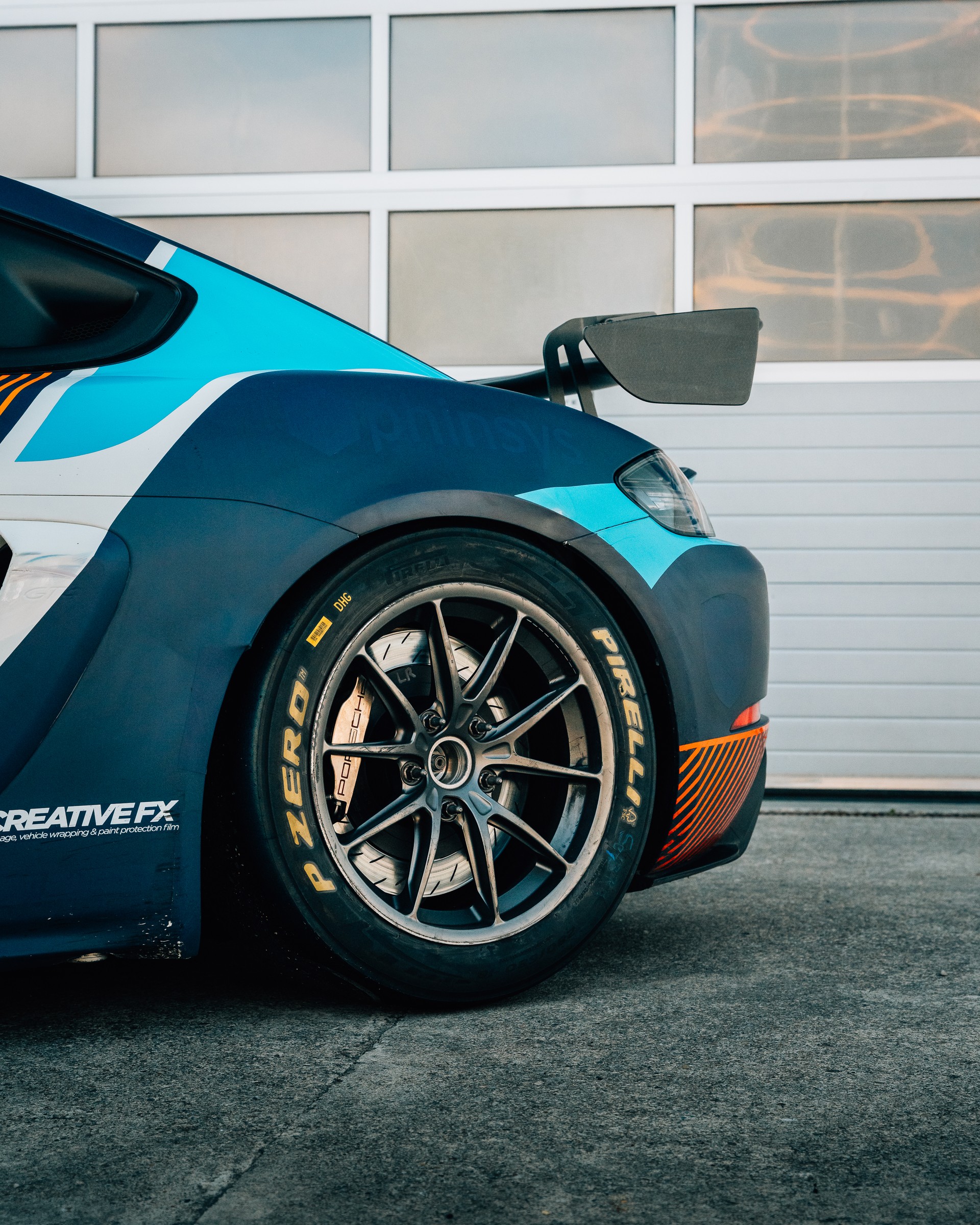 PORSCHE GT4 RS Clubsport-image-4
