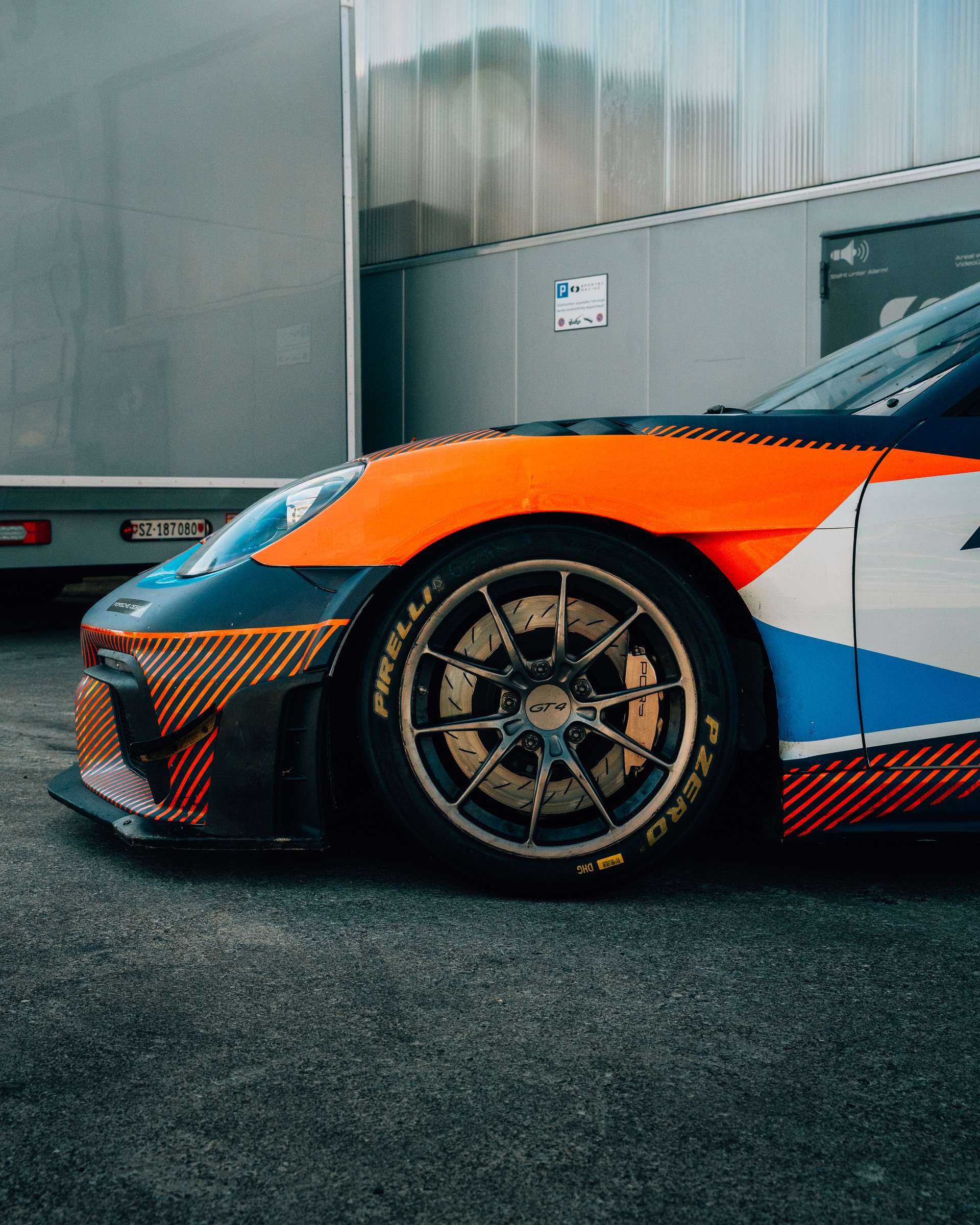 PORSCHE GT4 RS Clubsport-image-3