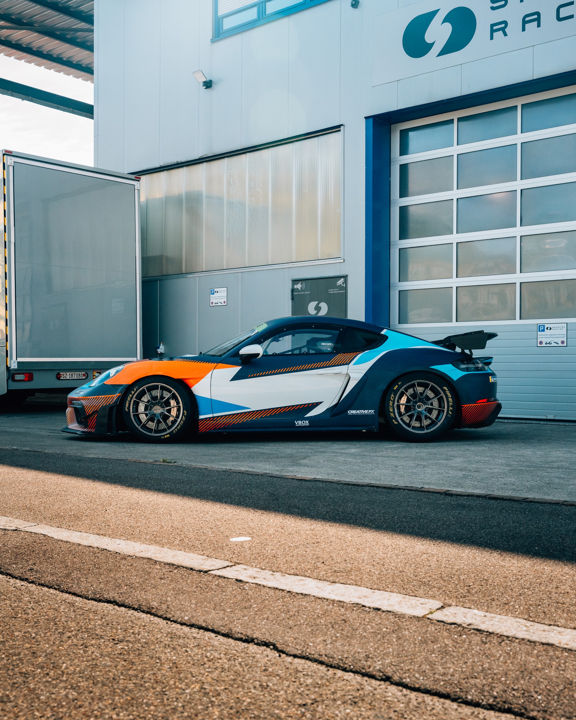 PORSCHE GT4 RS Clubsport-image-5