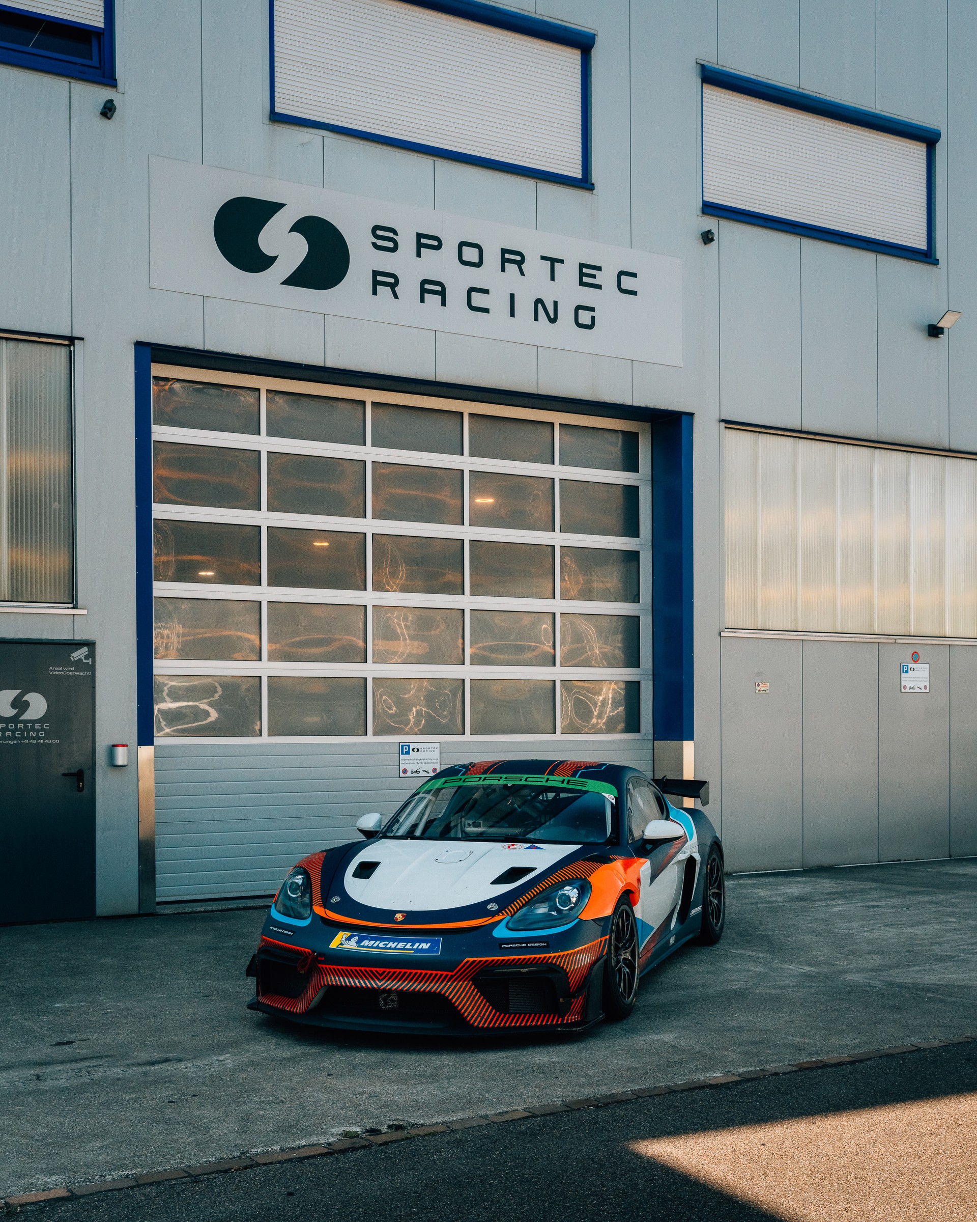 PORSCHE GT4 RS Clubsport-image-0