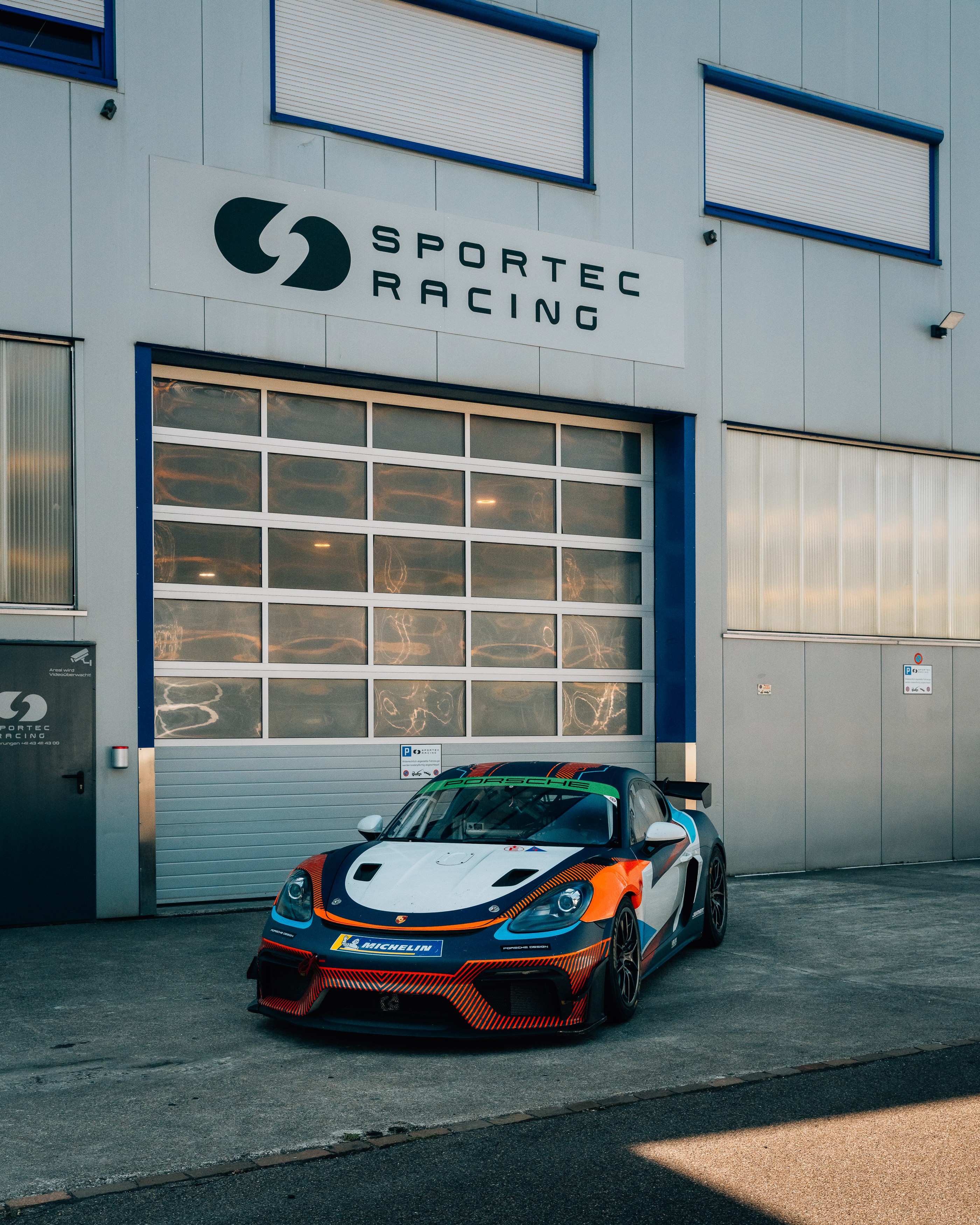 PORSCHE GT4 RS Clubsport — slika 1