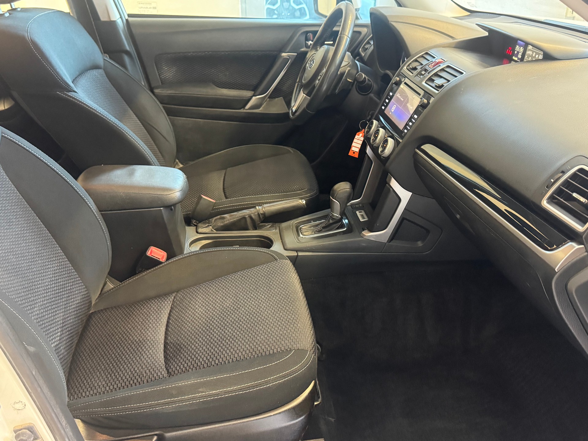SUBARU Forester 2.0D Advantage Lineatronic-image-11