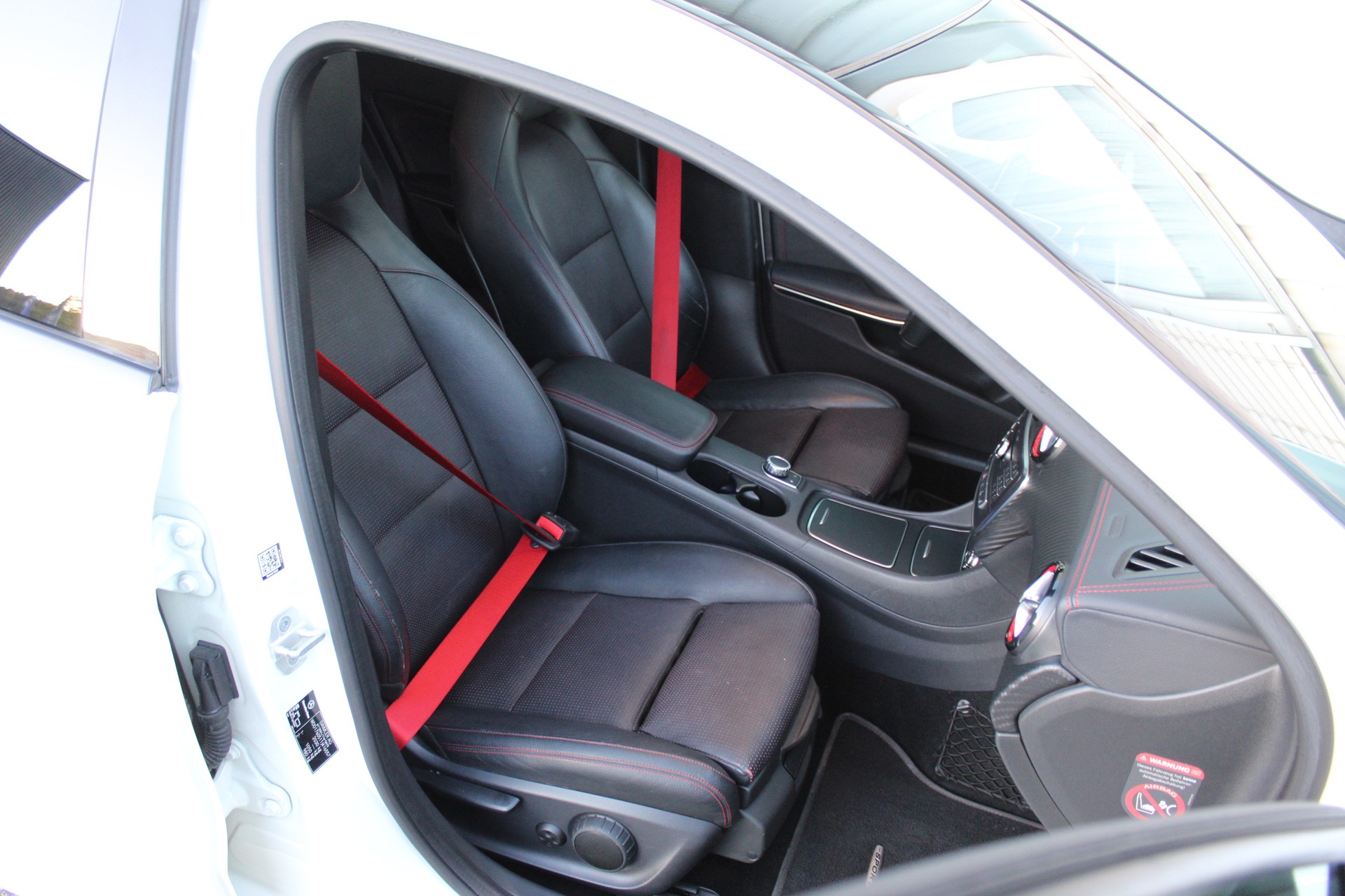 MERCEDES-BENZ A 250 Sport 4Matic 7G-DCT AMG-Line-image-10