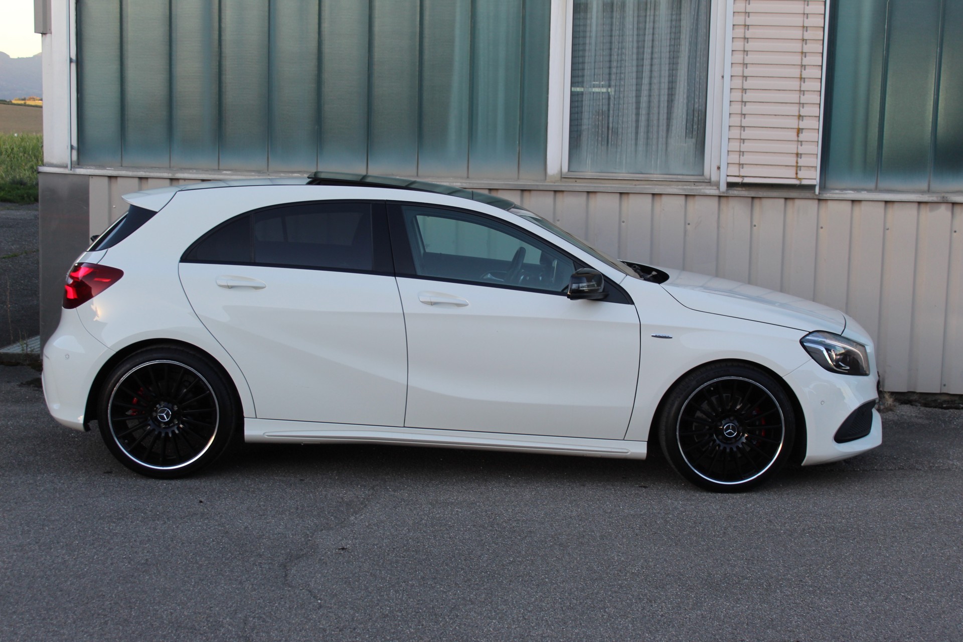 MERCEDES-BENZ A 250 Sport 4Matic 7G-DCT AMG-Line-image-1