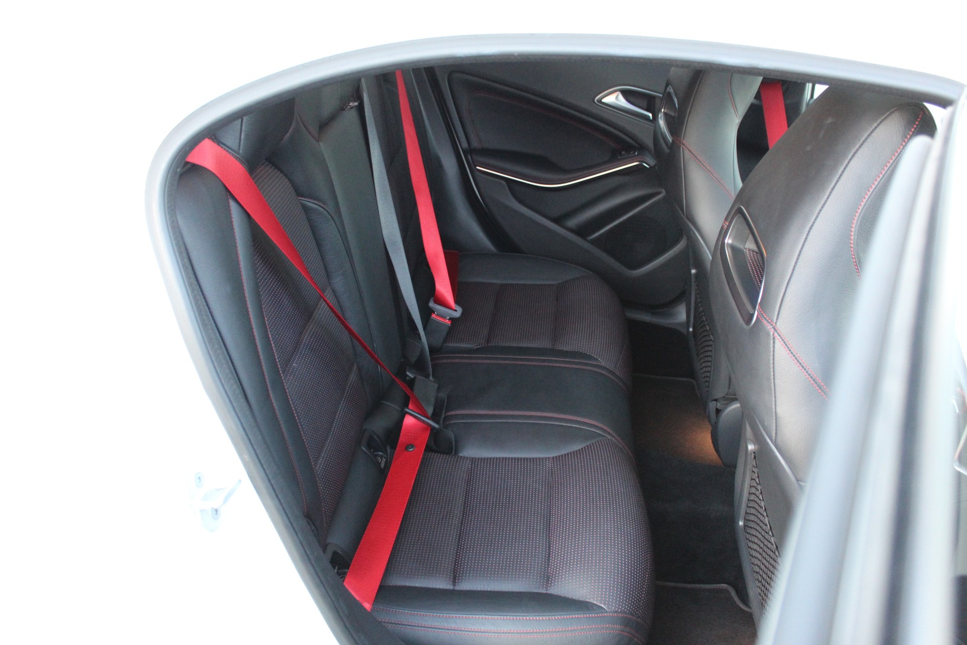 MERCEDES-BENZ A 250 Sport 4Matic 7G-DCT AMG-Line-image-11