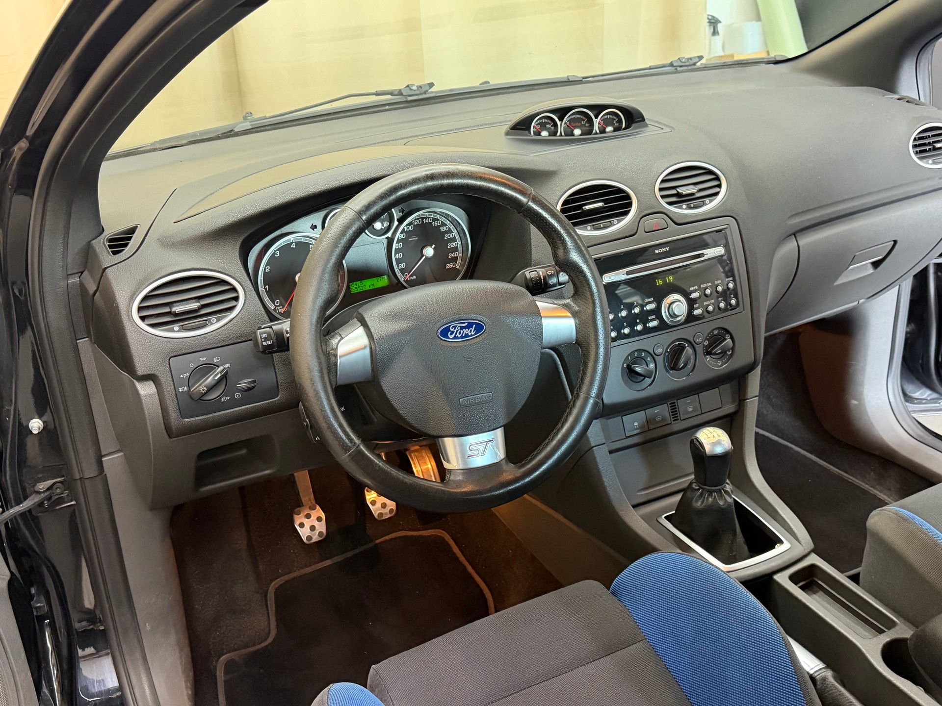 FORD Focus 2.5 Turbo ST-image-5