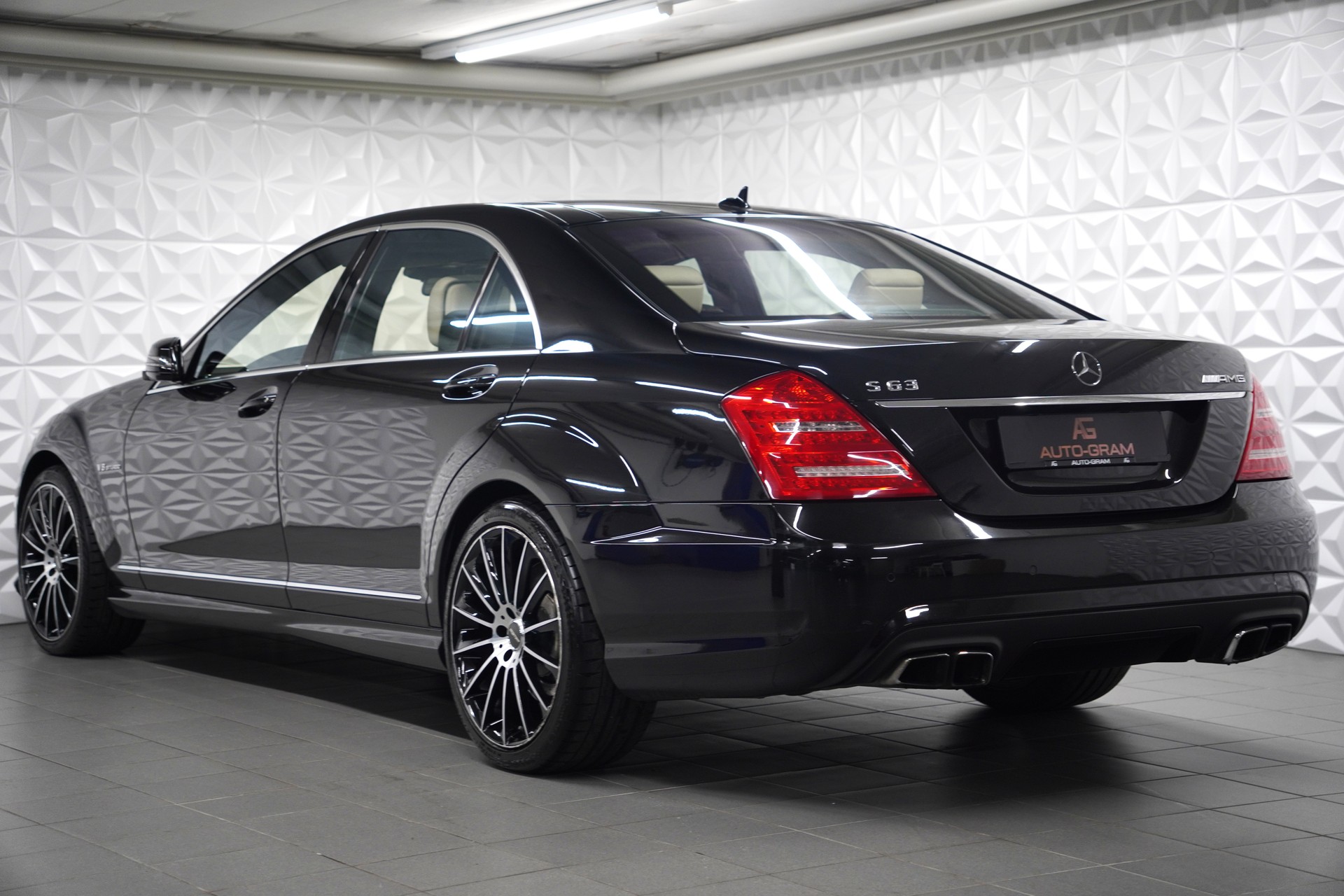 MERCEDES-BENZ S 63 AMG 7G-Tronic-image-2