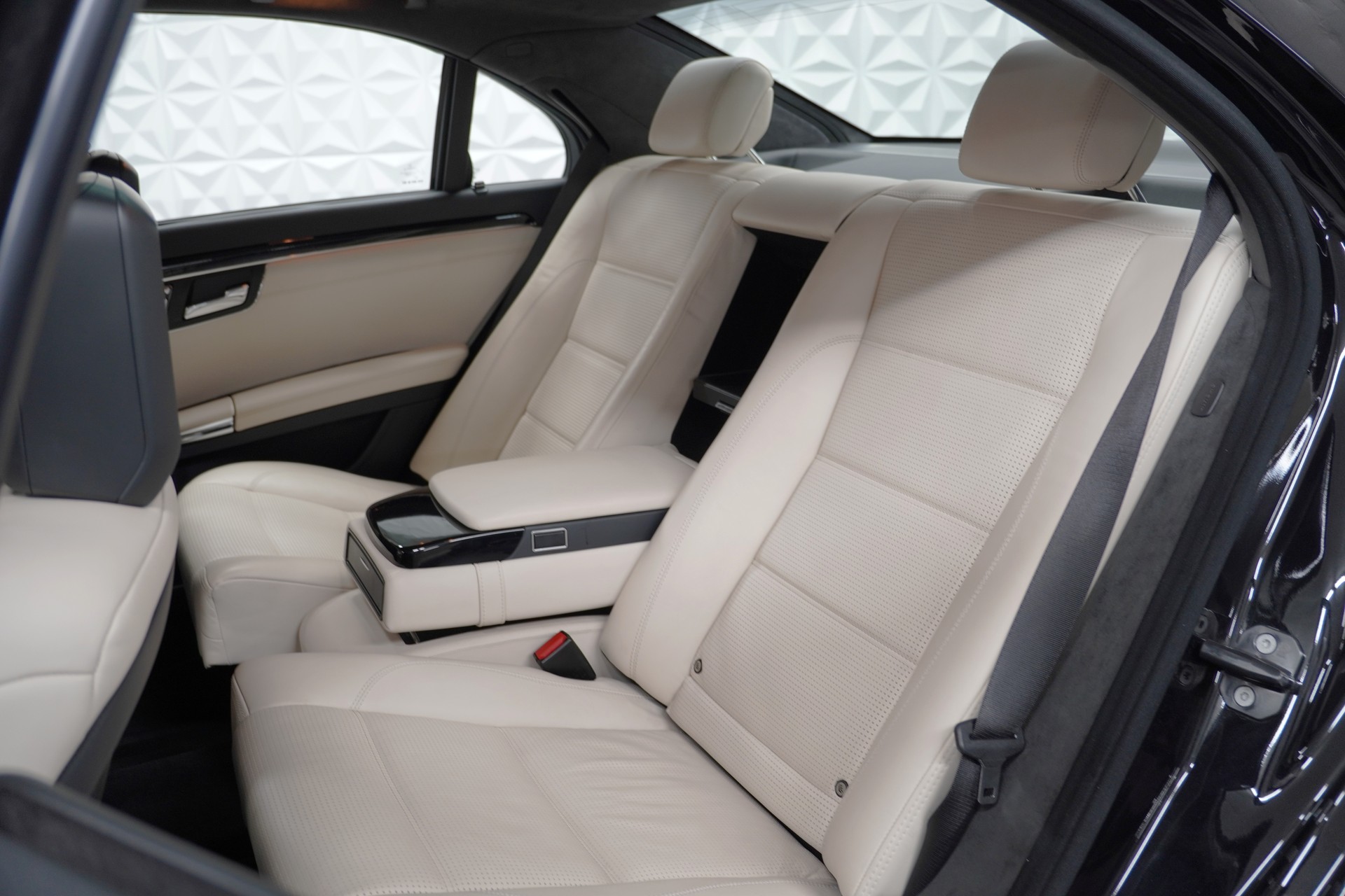 MERCEDES-BENZ S 63 AMG 7G-Tronic-image-29