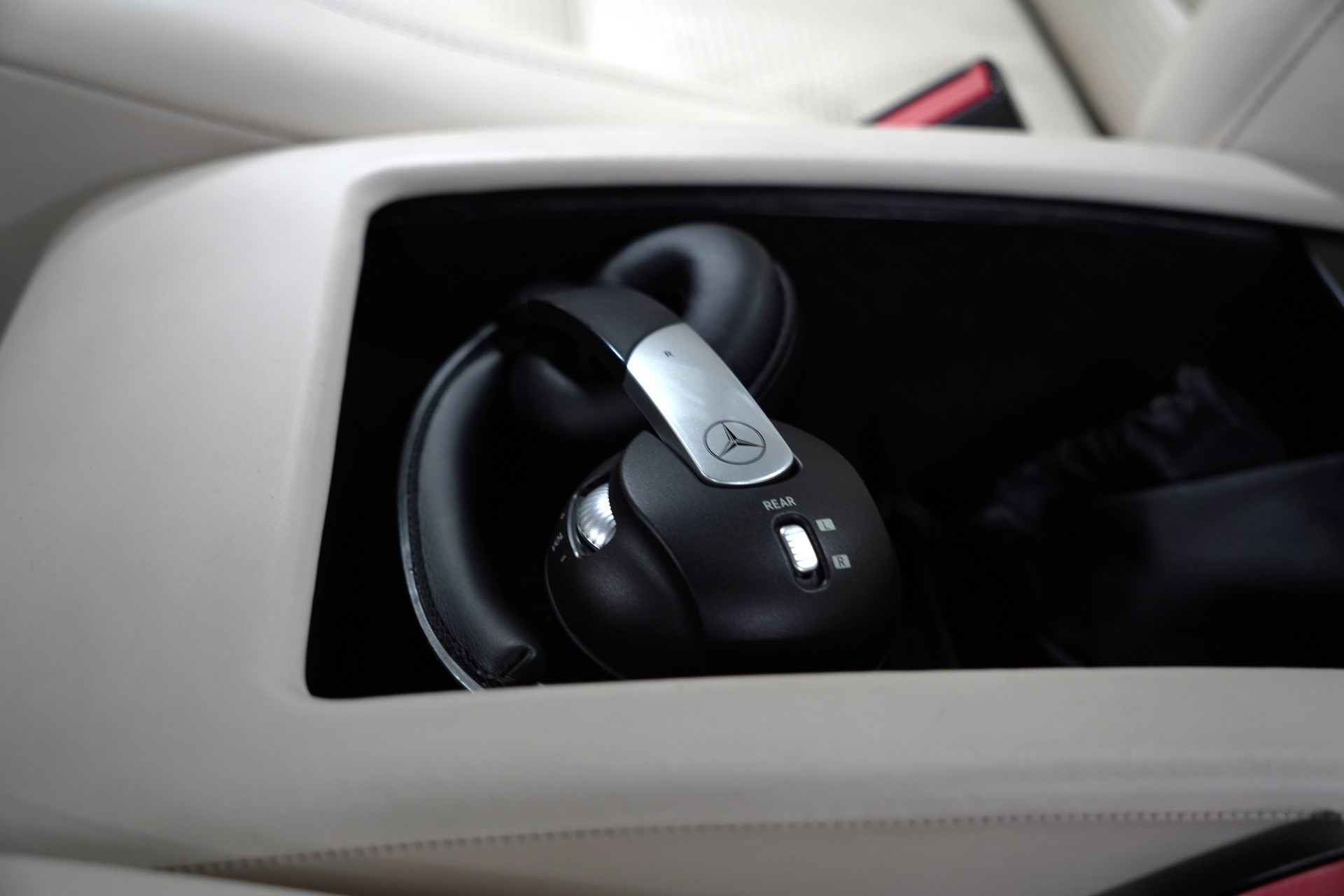 MERCEDES-BENZ S 63 AMG 7G-Tronic-image-26