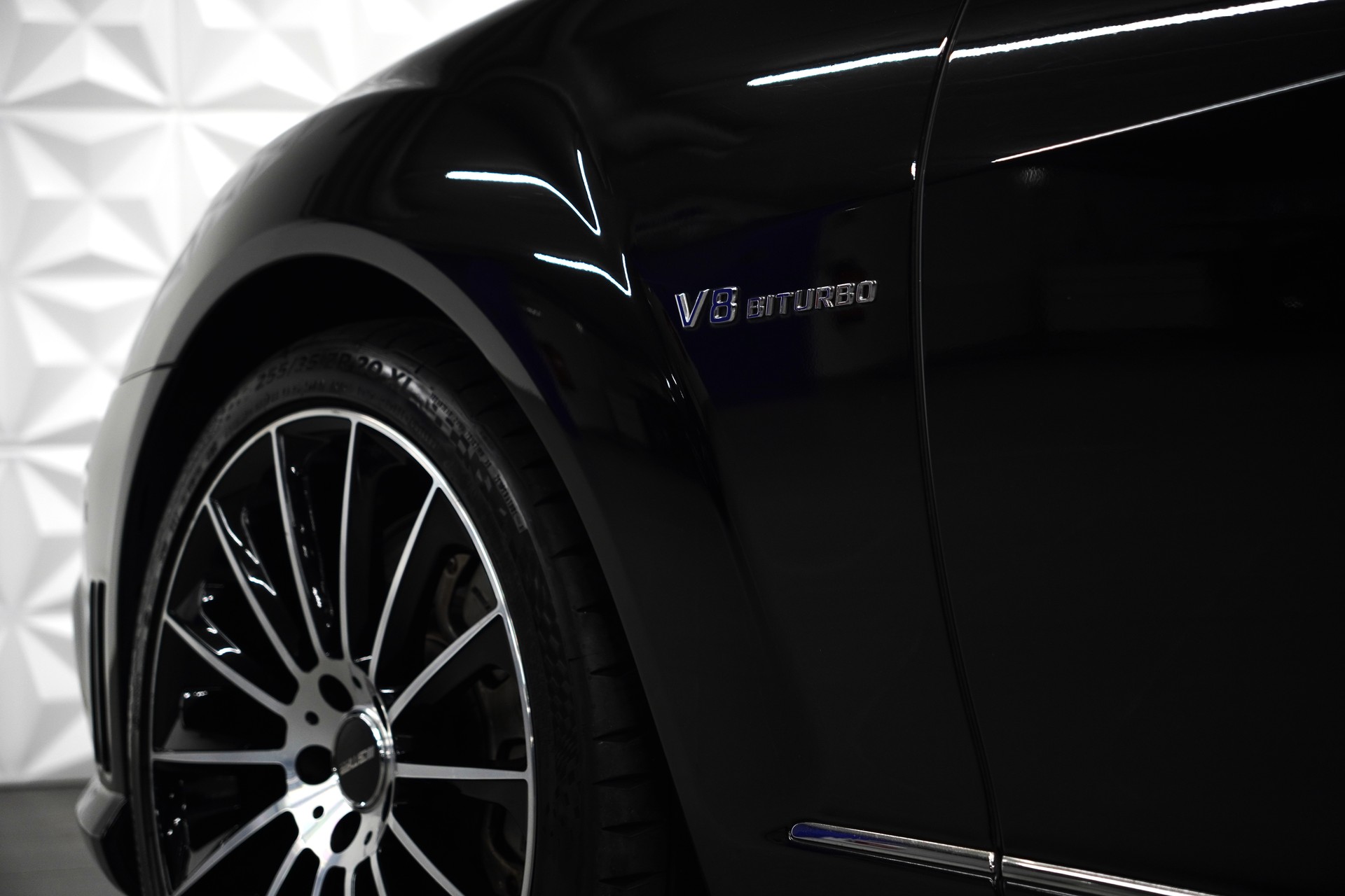 MERCEDES-BENZ S 63 AMG 7G-Tronic-image-22