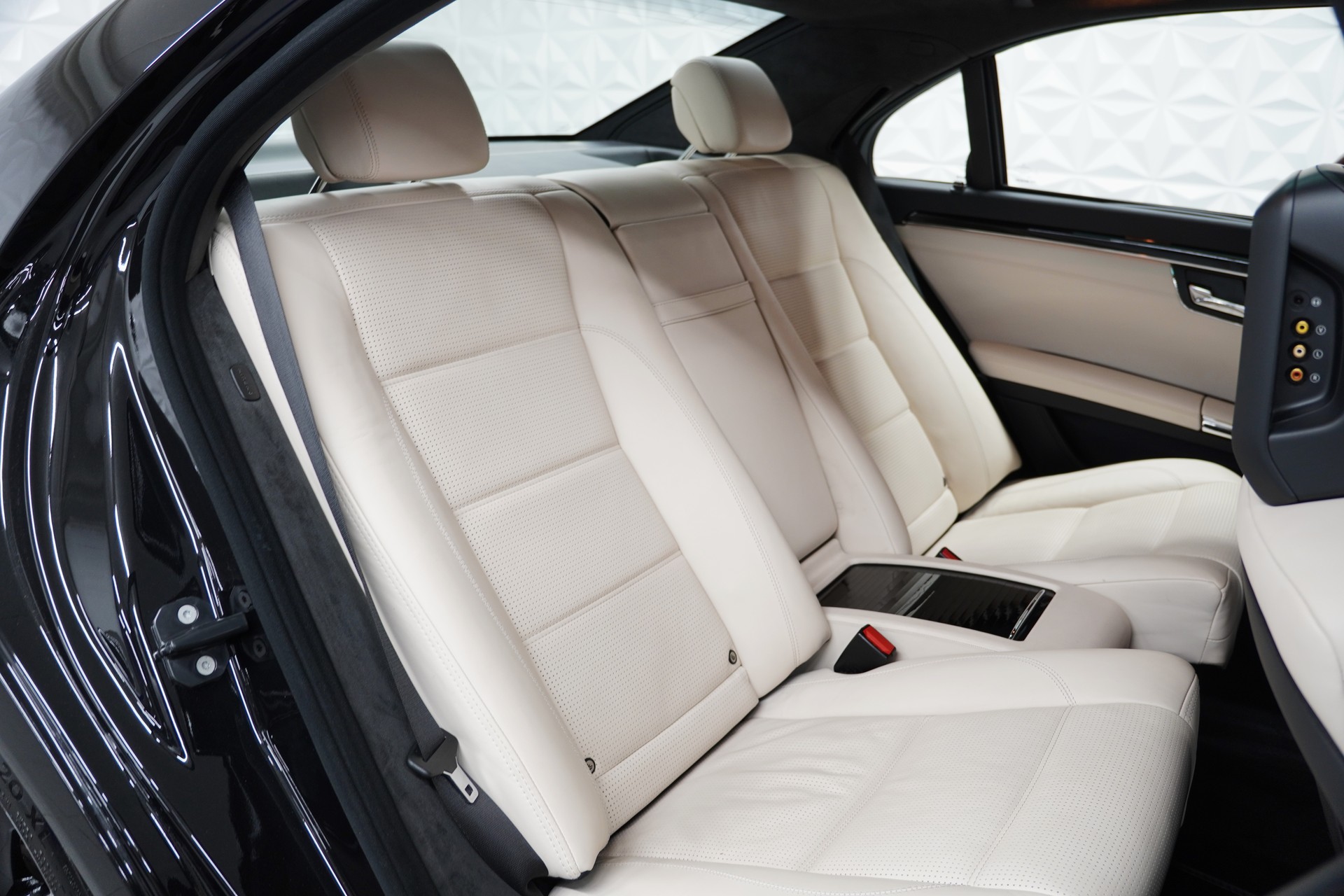 MERCEDES-BENZ S 63 AMG 7G-Tronic-image-30