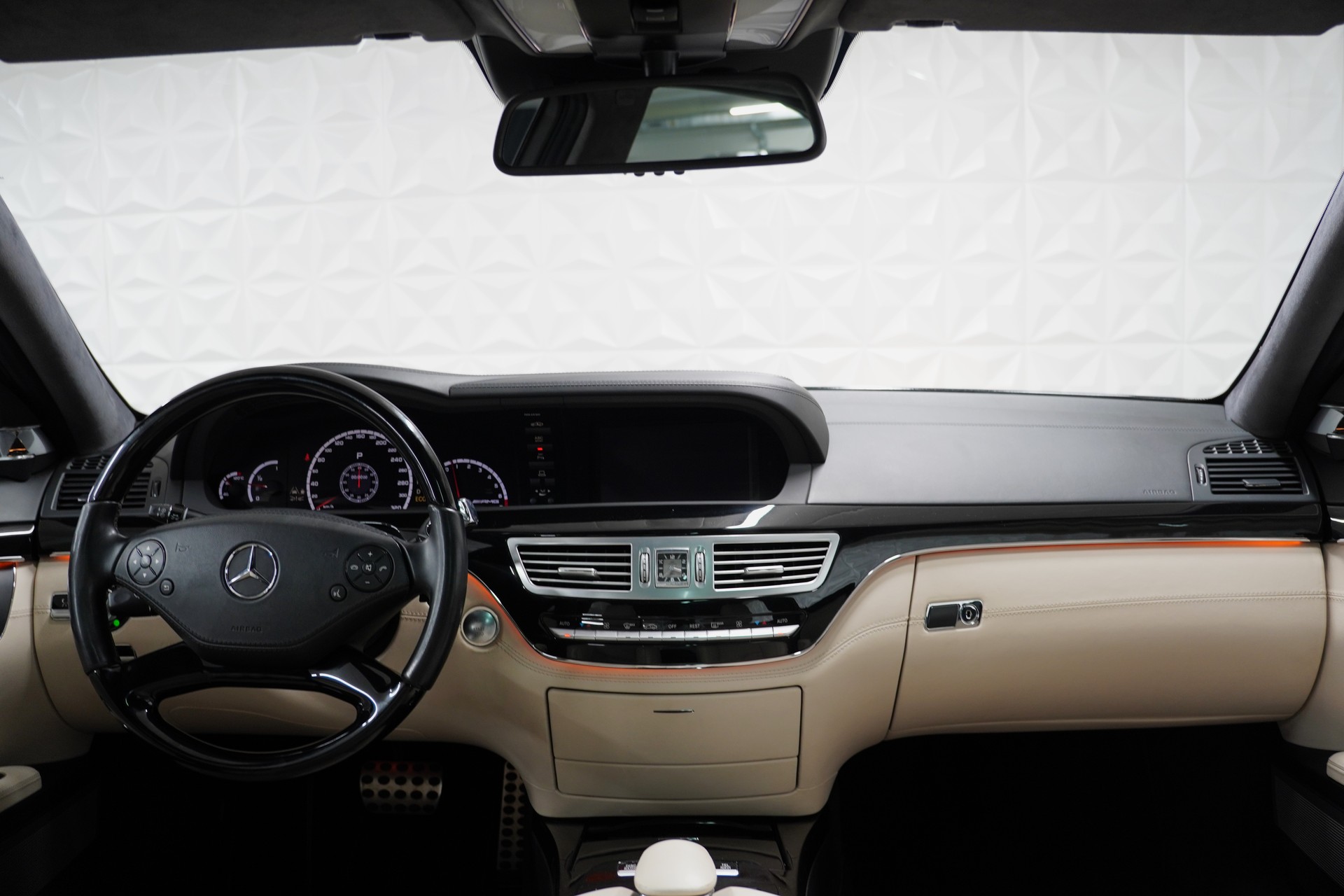 MERCEDES-BENZ S 63 AMG 7G-Tronic-image-12