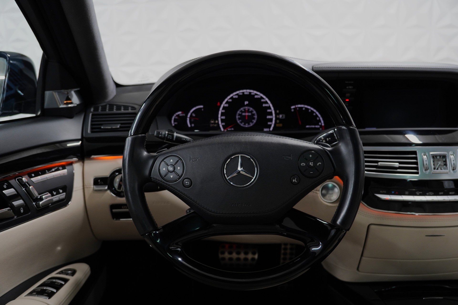 MERCEDES-BENZ S 63 AMG 7G-Tronic-image-13