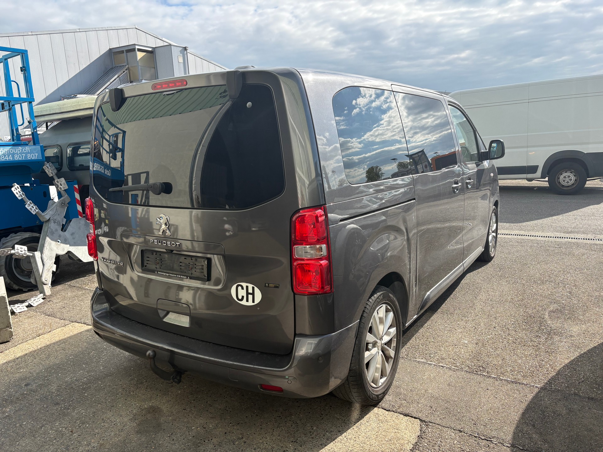 PEUGEOT Traveller 2.0 BlueHDi Allure Standard EAT-image-10