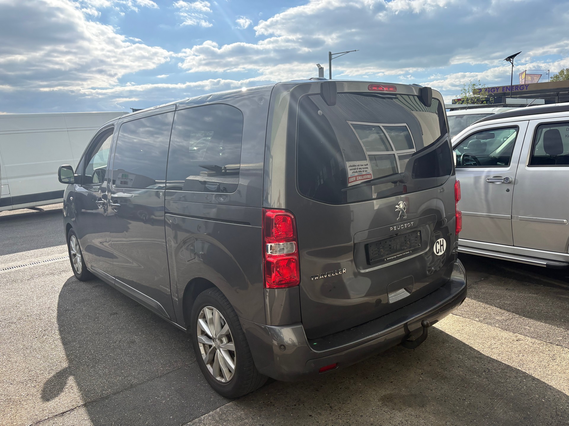 PEUGEOT Traveller 2.0 BlueHDi Allure Standard EAT-image-12