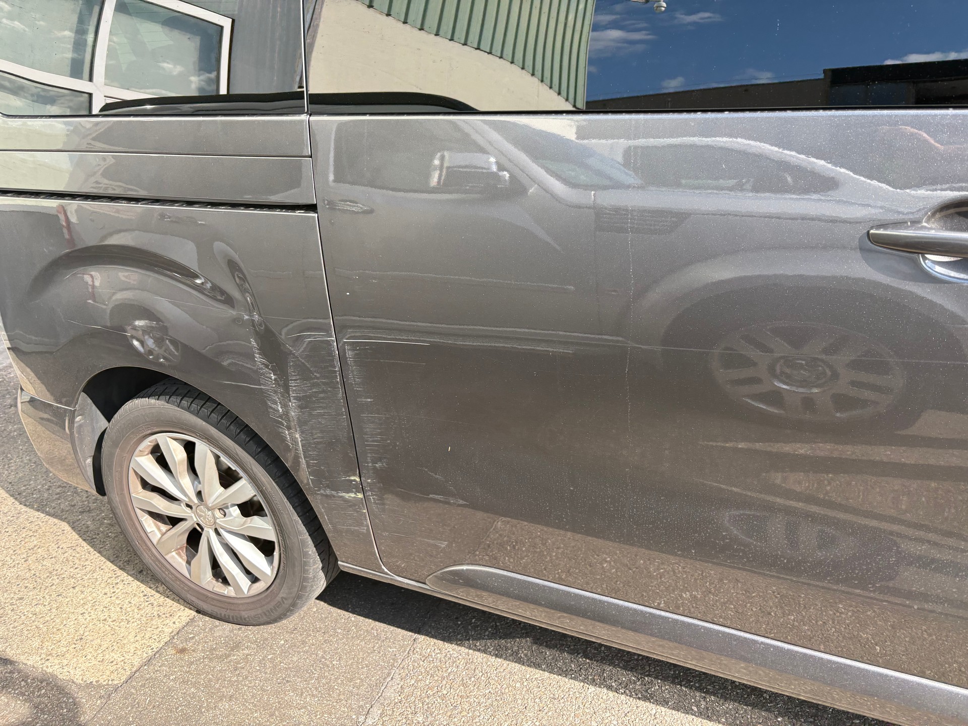PEUGEOT Traveller 2.0 BlueHDi Allure Standard EAT-image-9