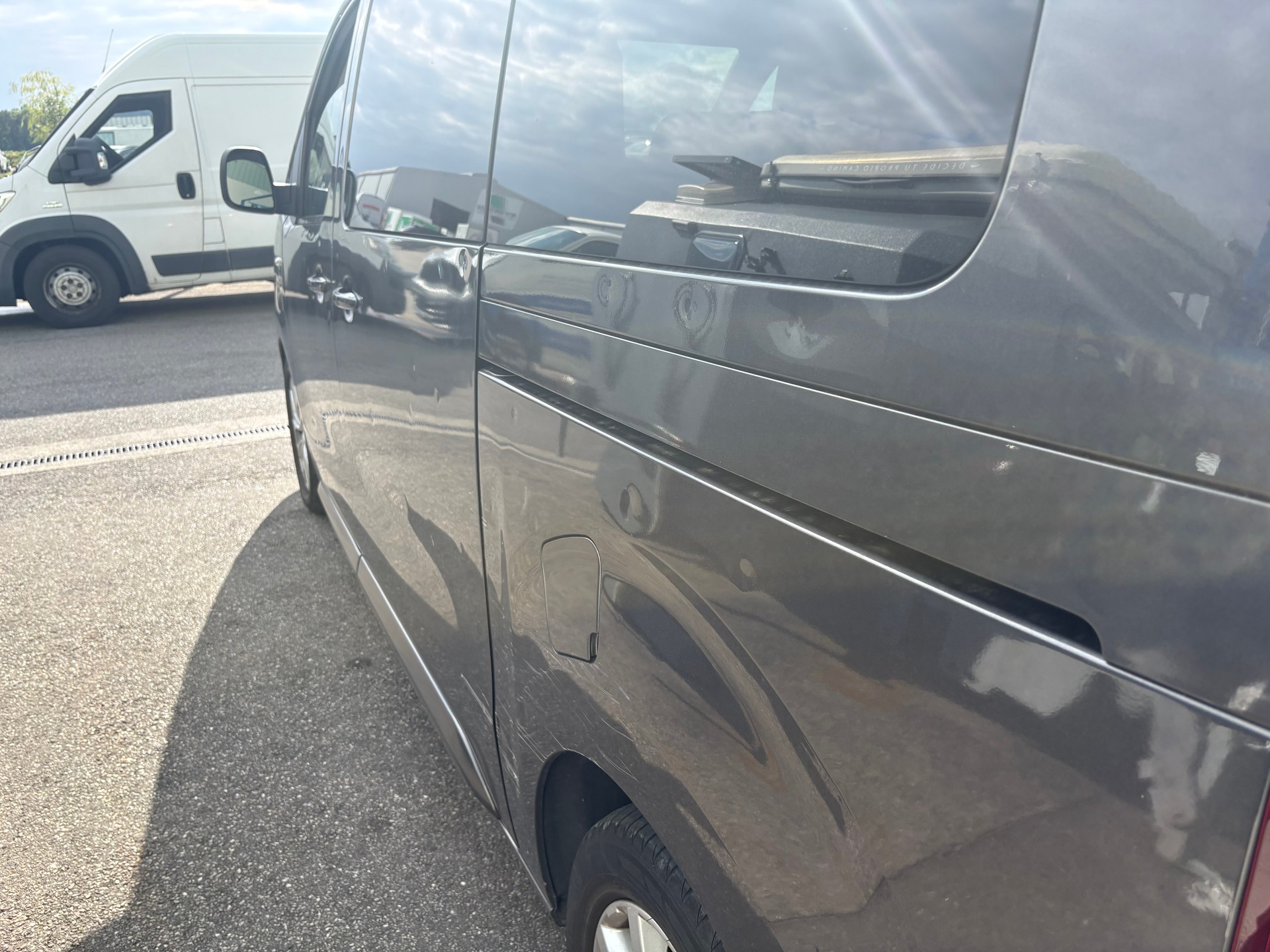 PEUGEOT Traveller 2.0 BlueHDi Allure Standard EAT-image-13