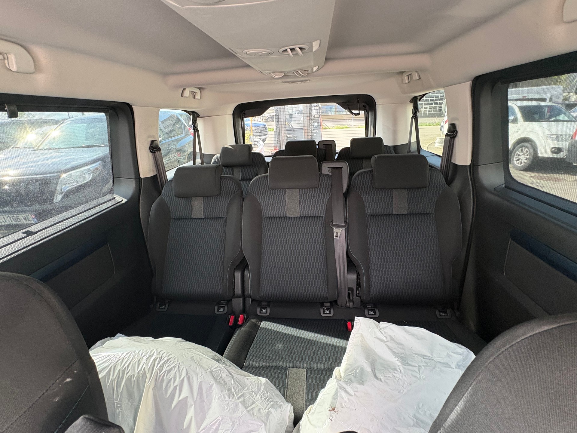 PEUGEOT Traveller 2.0 BlueHDi Allure Standard EAT-image-3