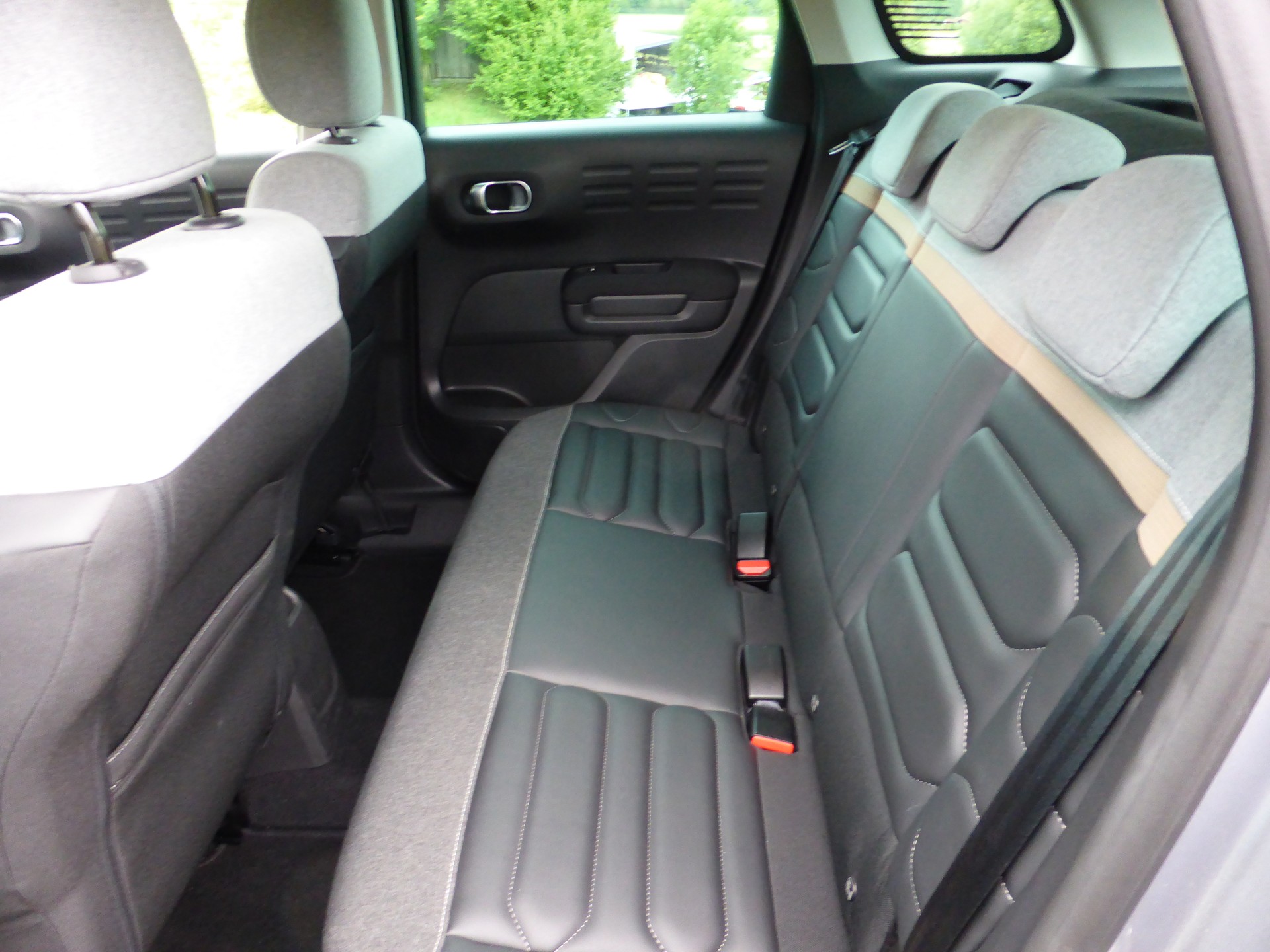CITROEN C3 Aircross 1.2i PureTech Swiss Edition EAT6-image-8