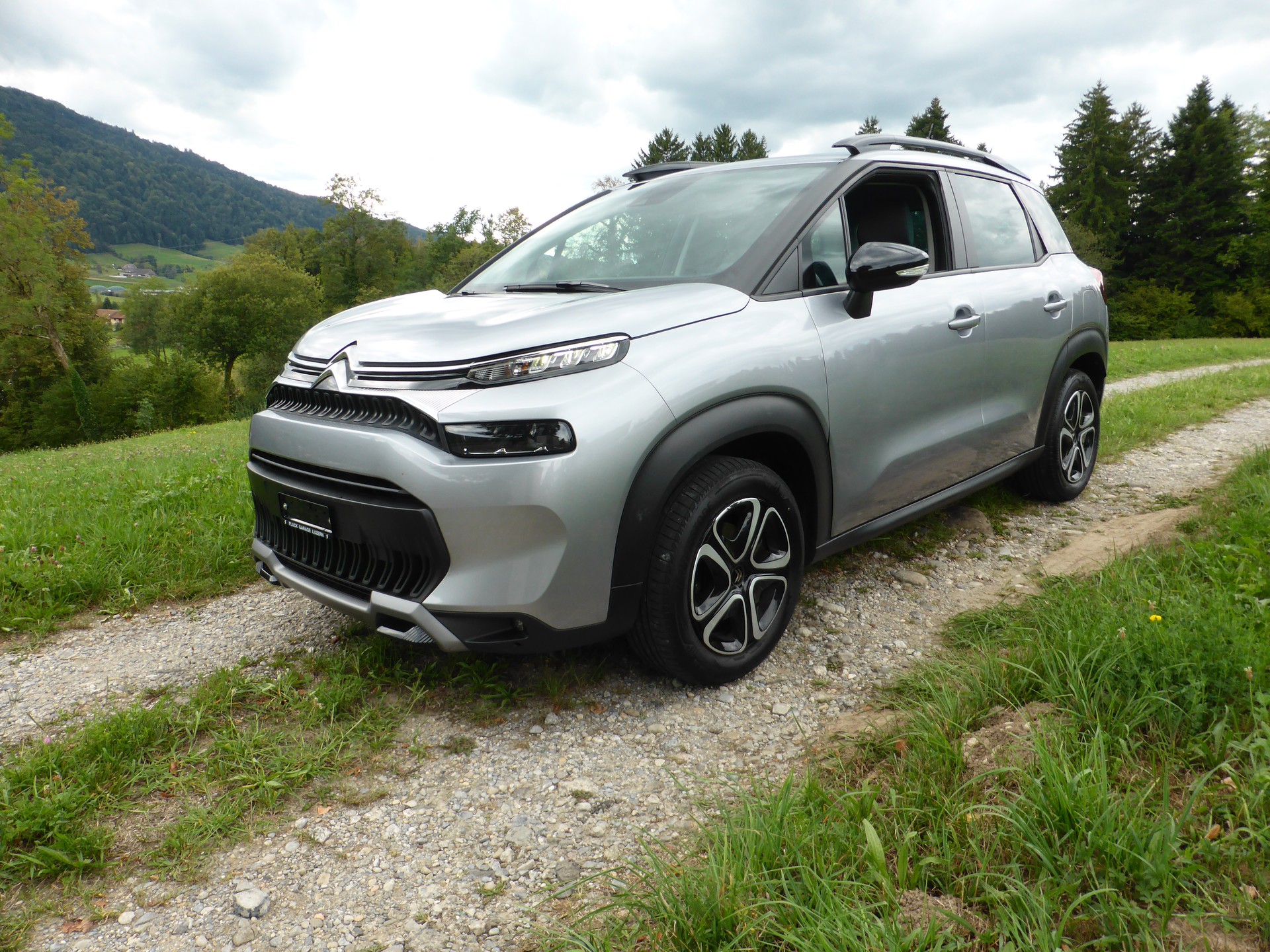 CITROEN C3 Aircross 1.2i PureTech Swiss Edition EAT6-image-1