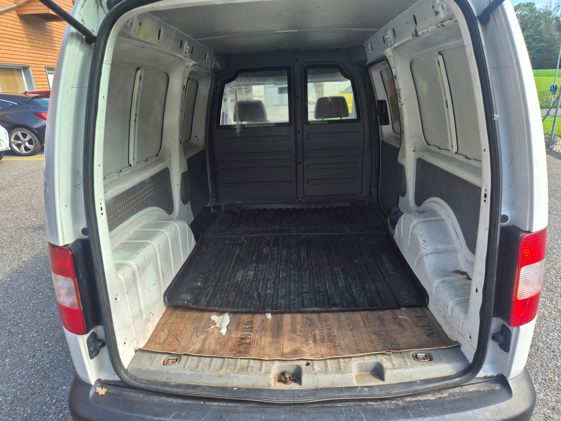 VW Caddy Maxi 1.6-image-8