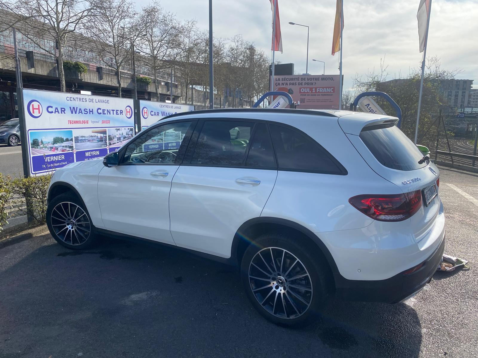 MERCEDES-BENZ GLC 300 e AMG Line 4m-image-0