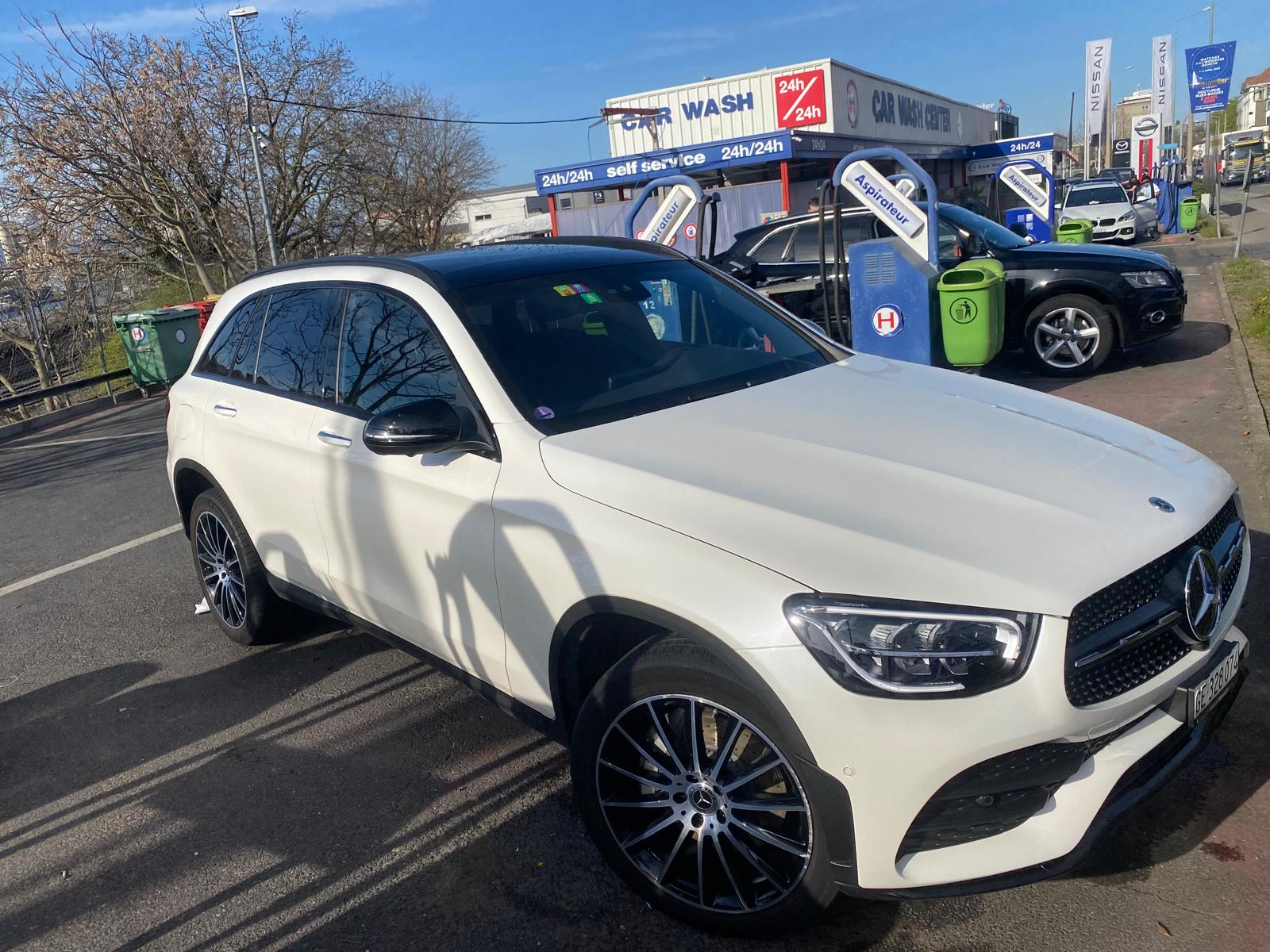 MERCEDES-BENZ GLC 300 e AMG Line 4m-image-1