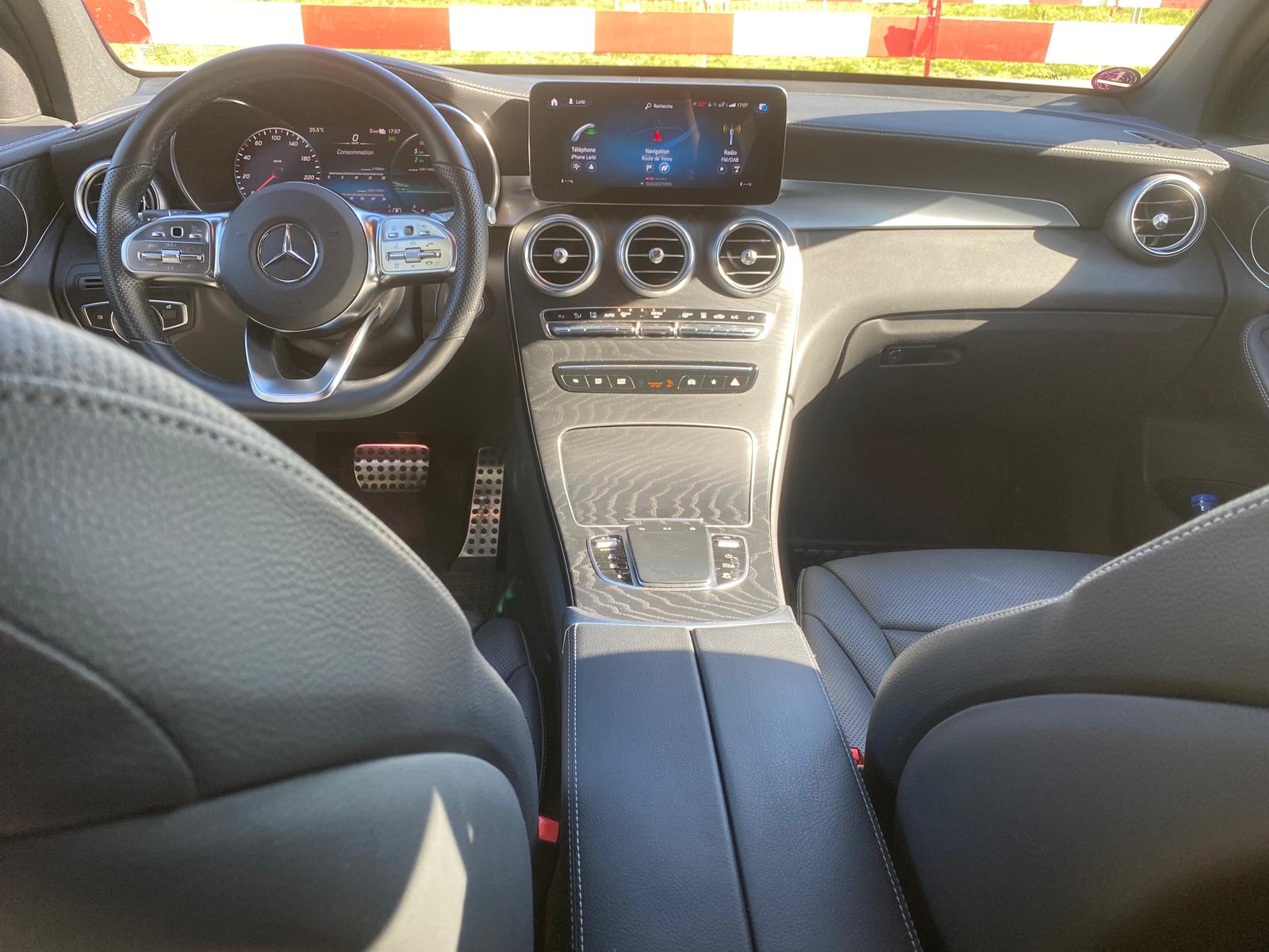 MERCEDES-BENZ GLC 300 e AMG Line 4m-image-2