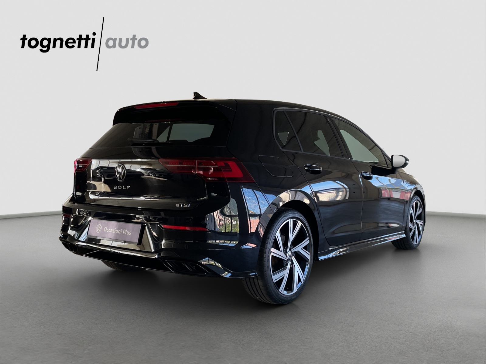 VW Golf 1.5 eTSI mHEV ACT R-Line 75 Edition DSG-image-3