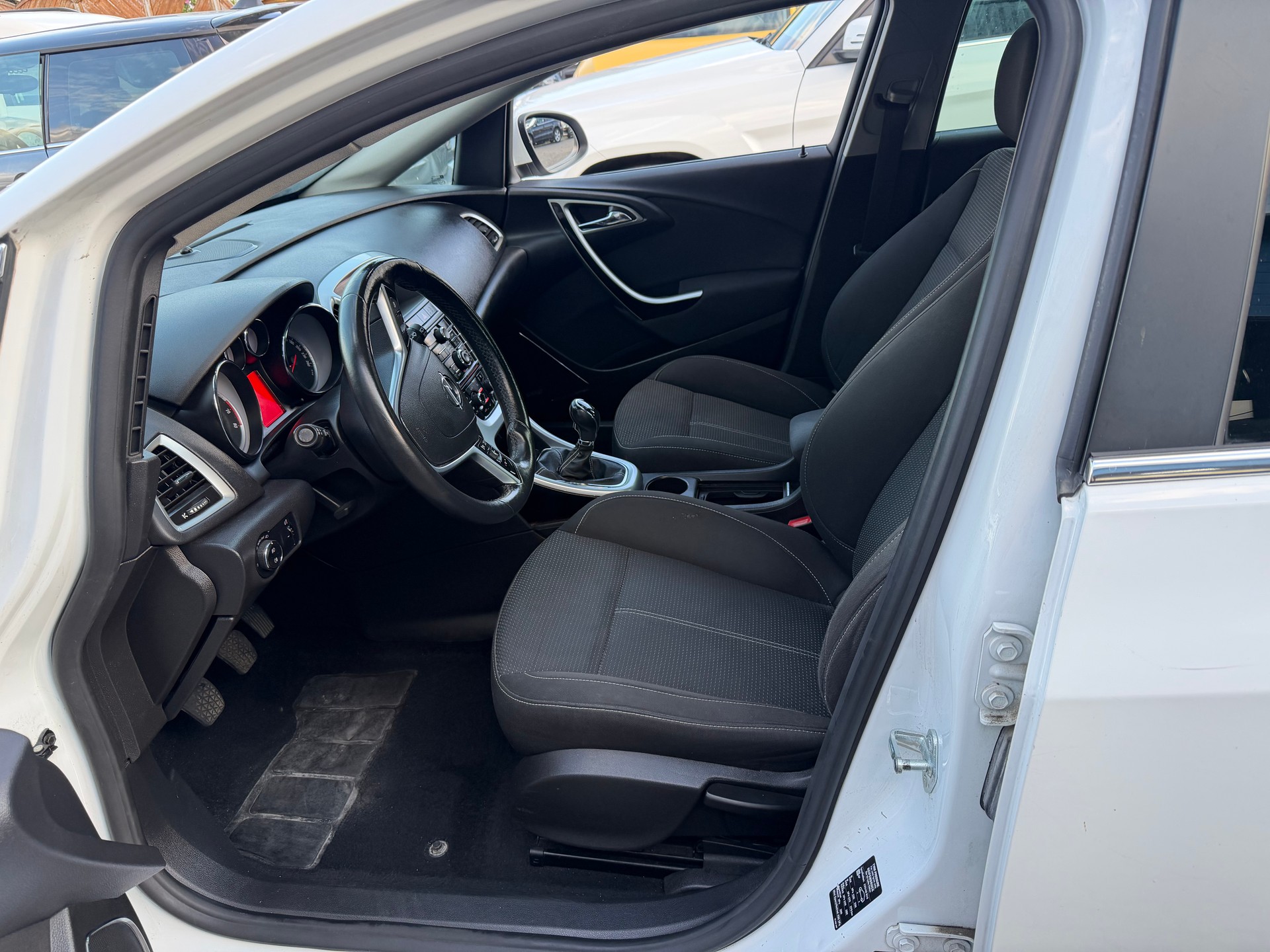 OPEL Astra 1.6i 16V Turbo Sport-image-4