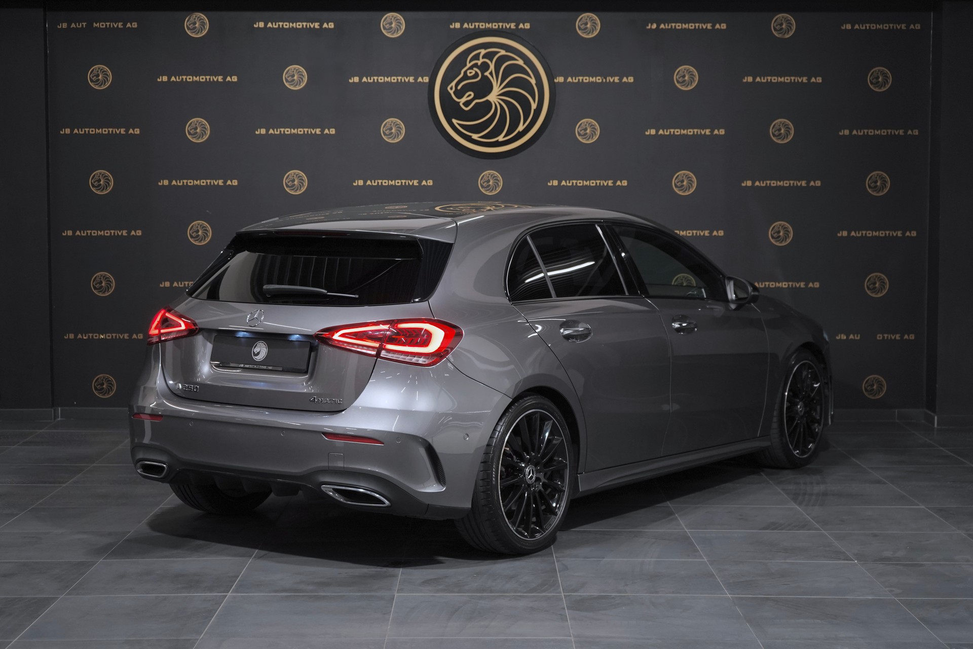 MERCEDES-BENZ A 250 4Matic AMG Line 4Matic 7G-DCT *Totwinkel-Assistent, 1 Jahr/20000km Garantie, Frisch ab MFK*-image-1
