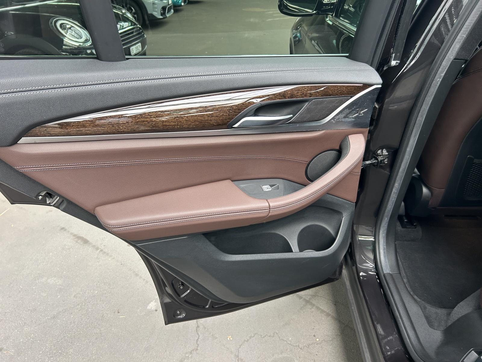 BMW X3 30i xDrive-image-15