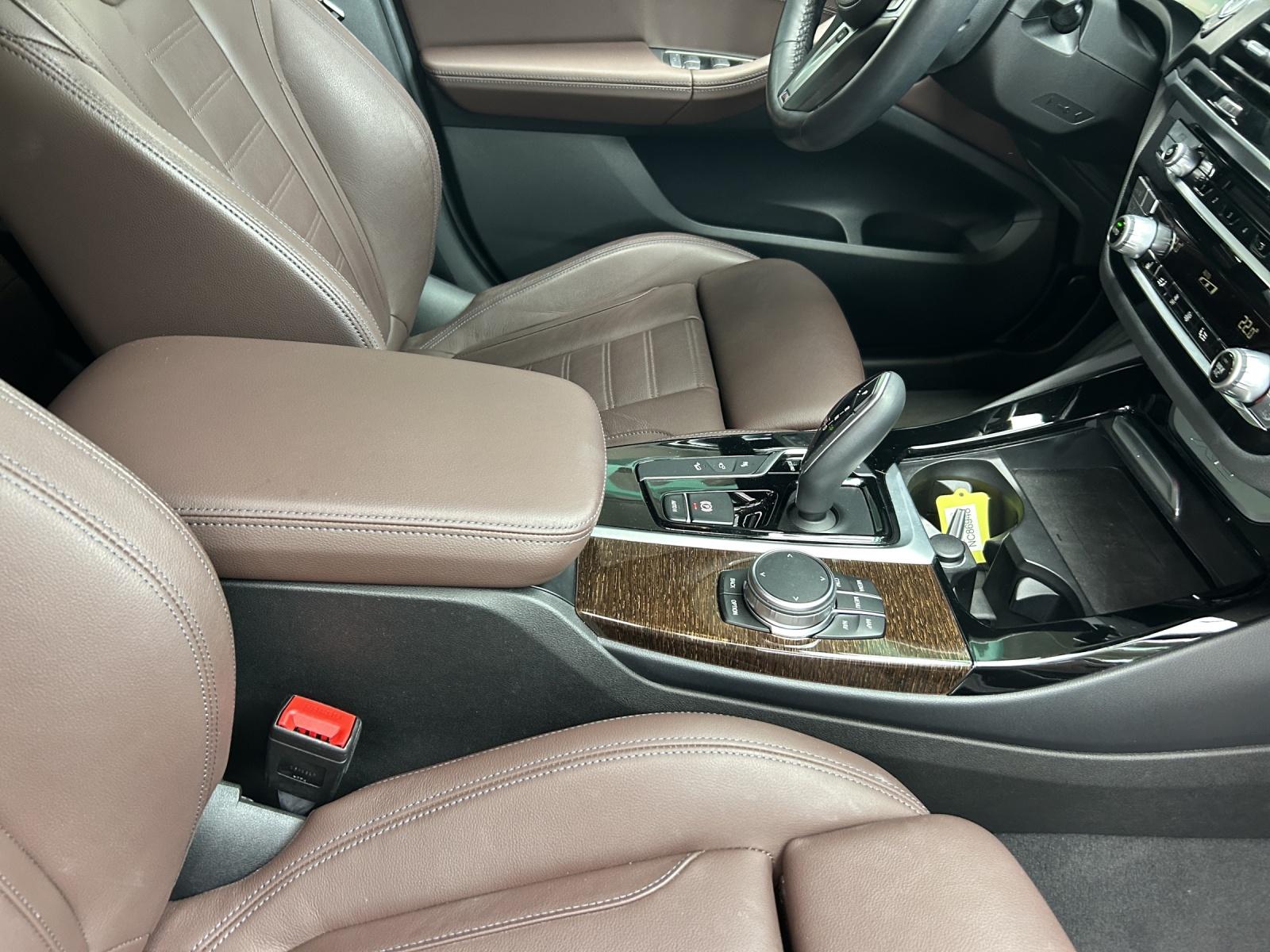 BMW X3 30i xDrive-image-12