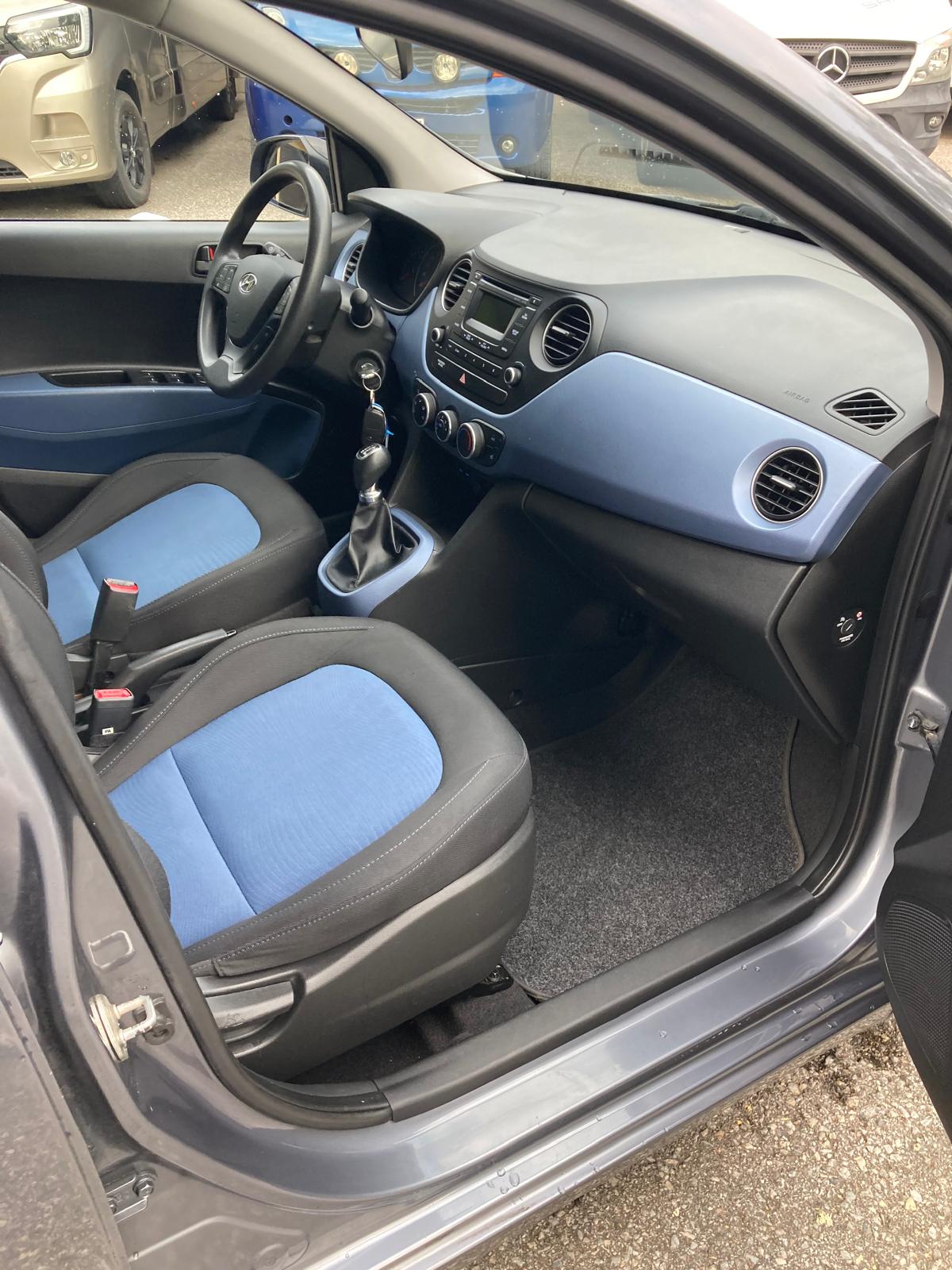 HYUNDAI i10 1.0 Style-image-10