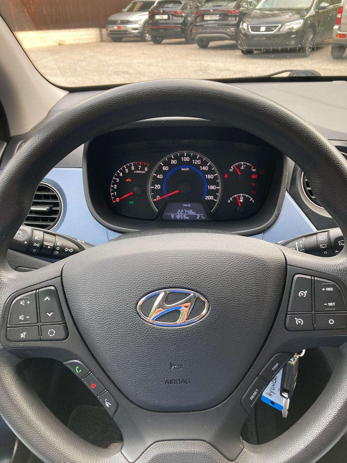 HYUNDAI i10 1.0 Style-image-12