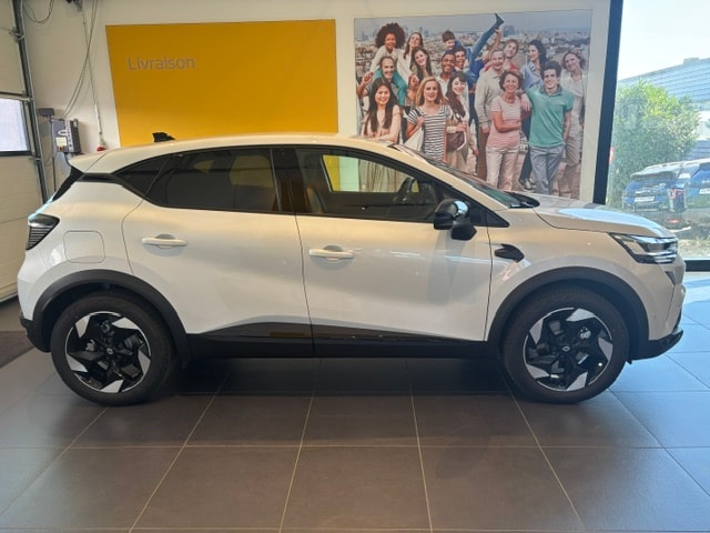 RENAULT Captur 1.8 E-Tech 160 Techno DHT-image-3