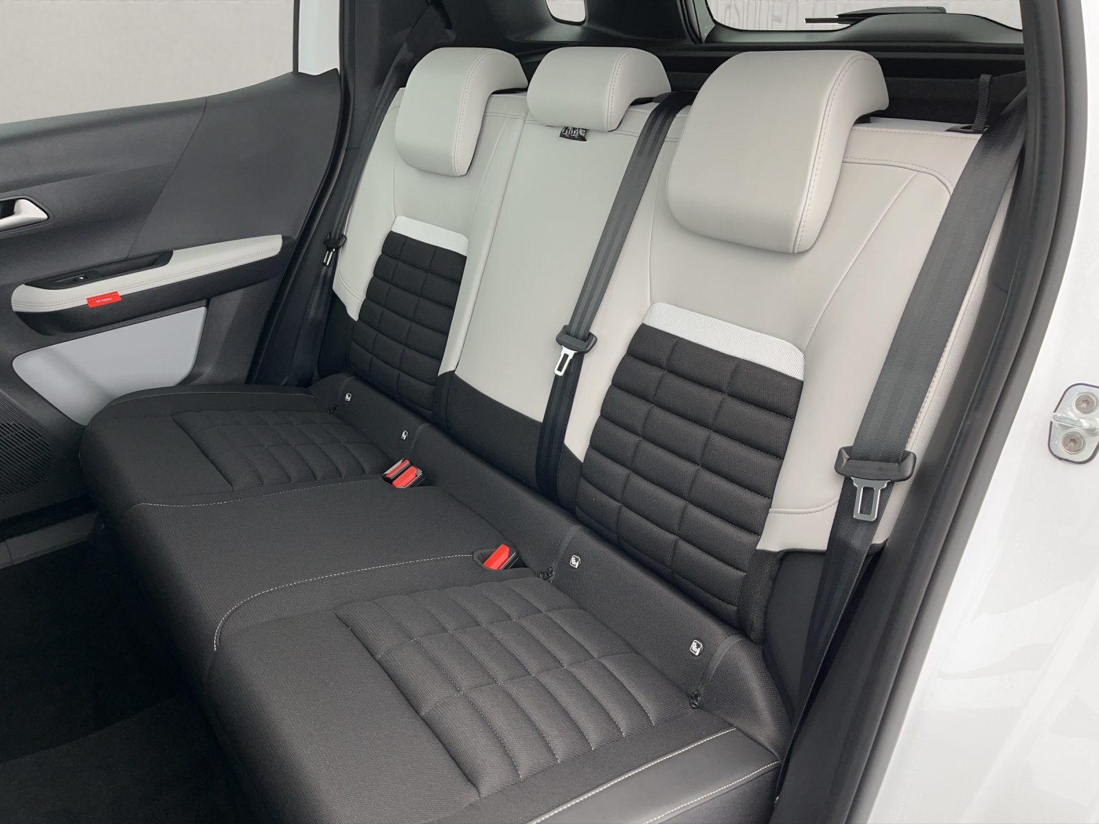 CITROEN C3 Aircross 1.2 Hybrid Max-image-16