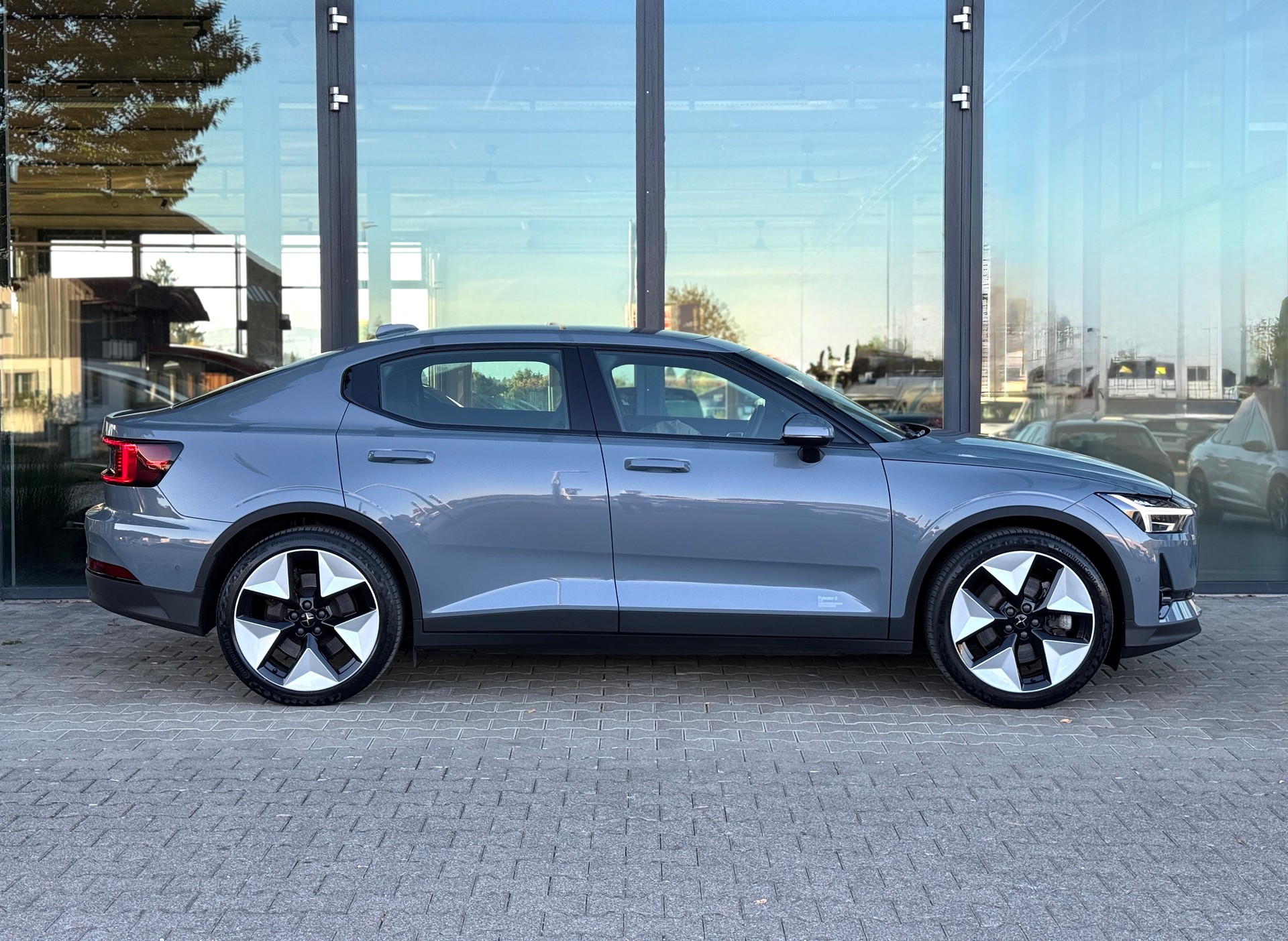 POLESTAR Polestar 2 Long Range Dual 78 kWh MY23-image-6
