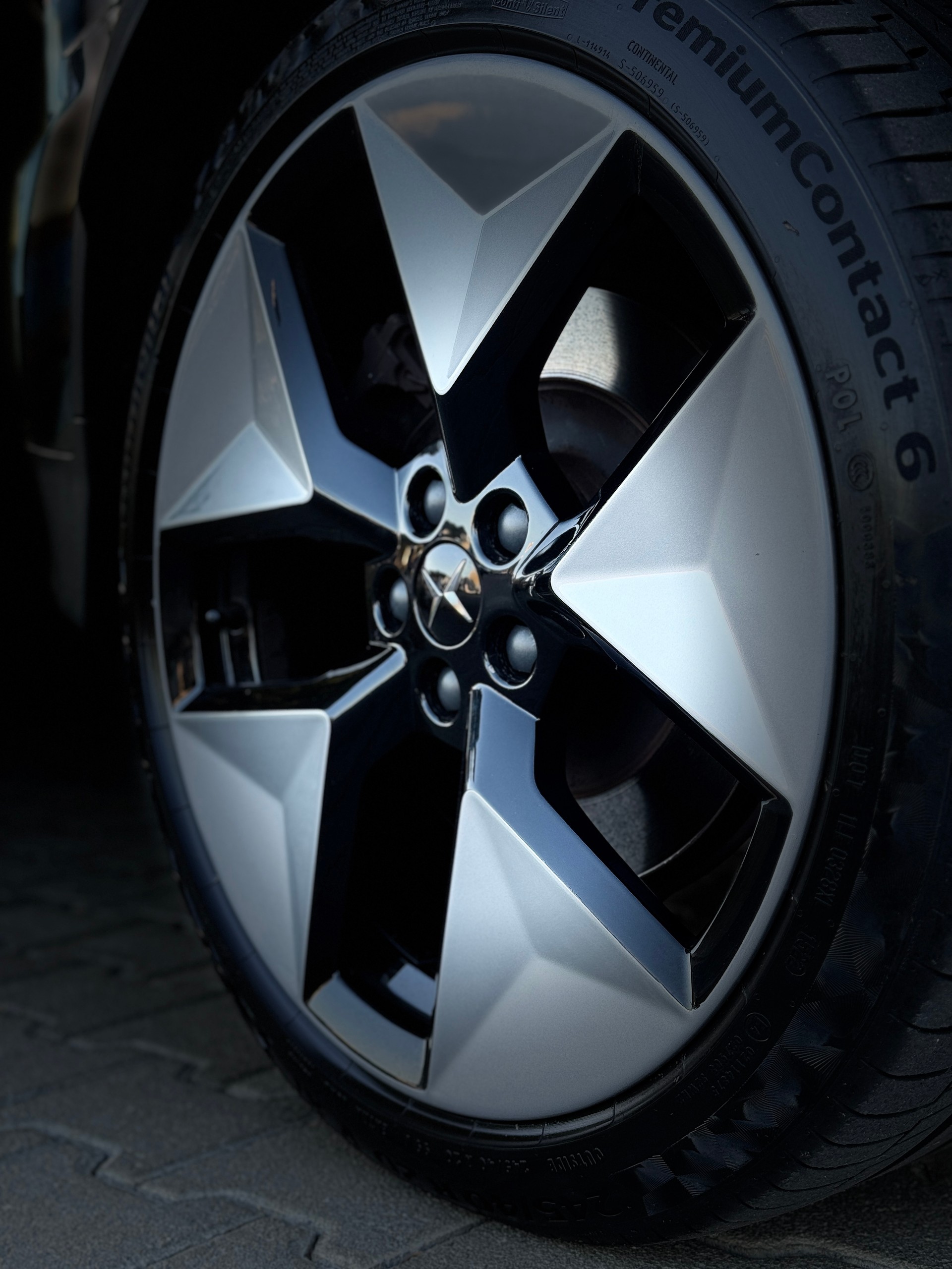 POLESTAR Polestar 2 Long Range Dual 78 kWh MY23-image-7