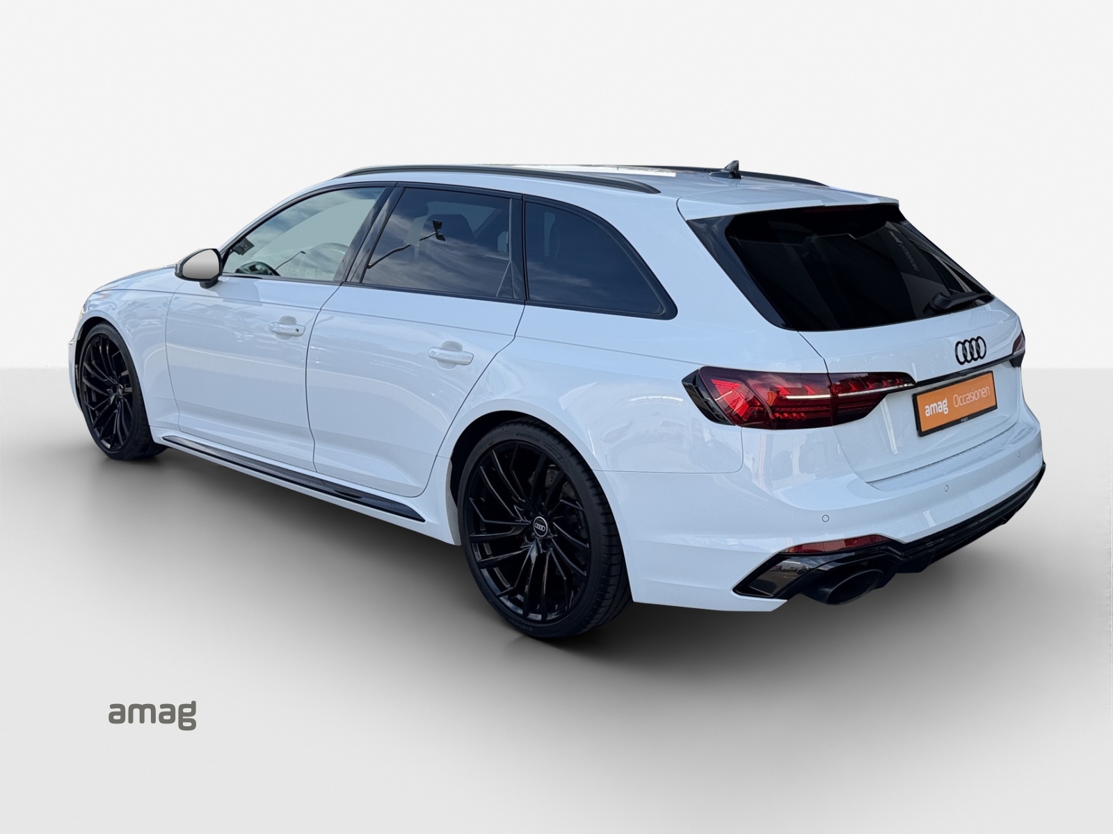 AUDI RS4 Avant quattro tiptronic-image-2