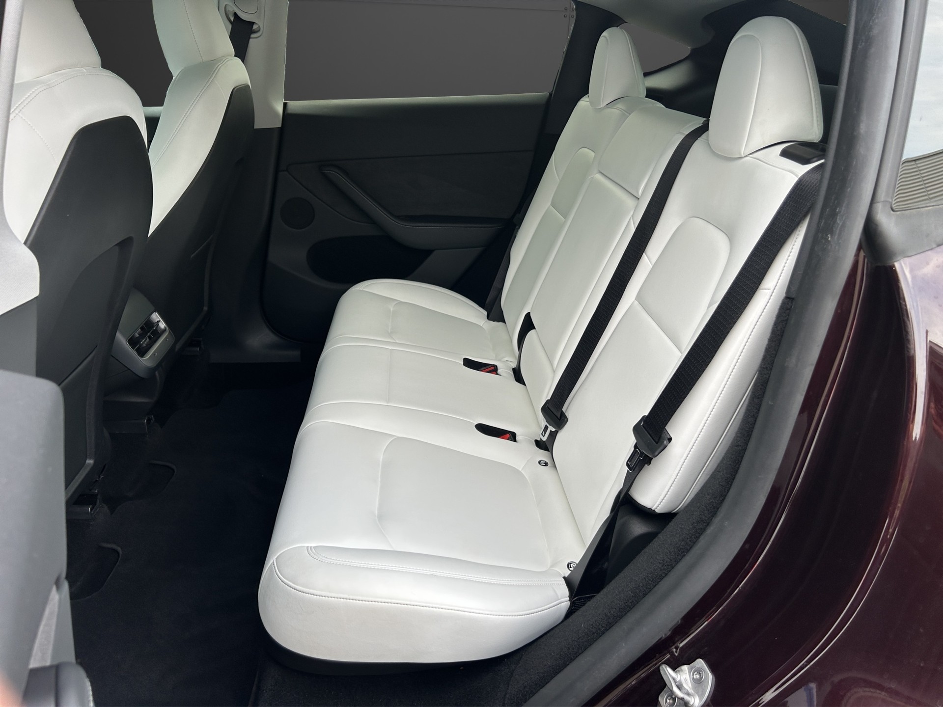 TESLA Model Y Long Range RWD / Model 2024 / WLTP 600 Km-image-6